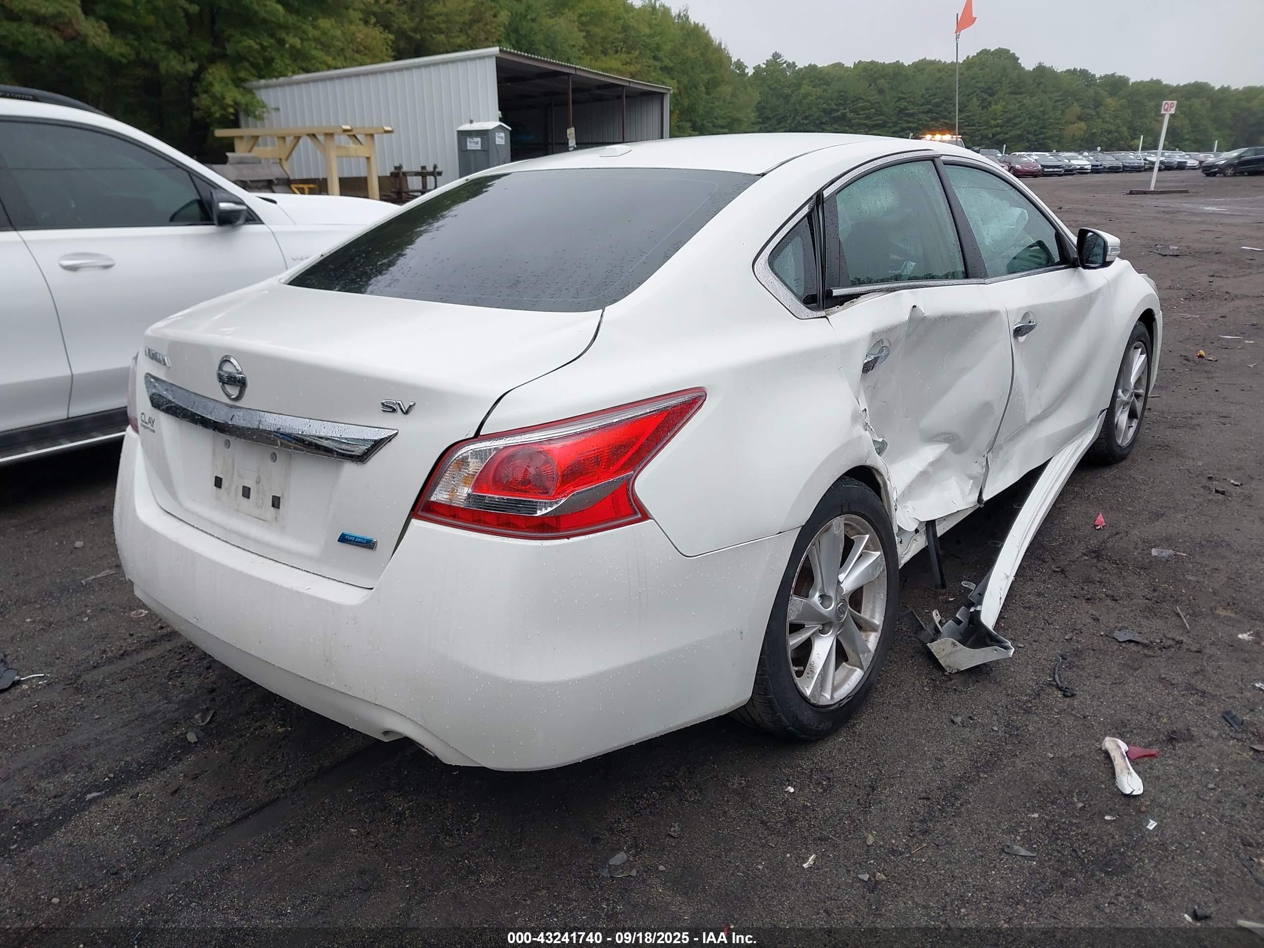 NISSAN ALTIMA image 4