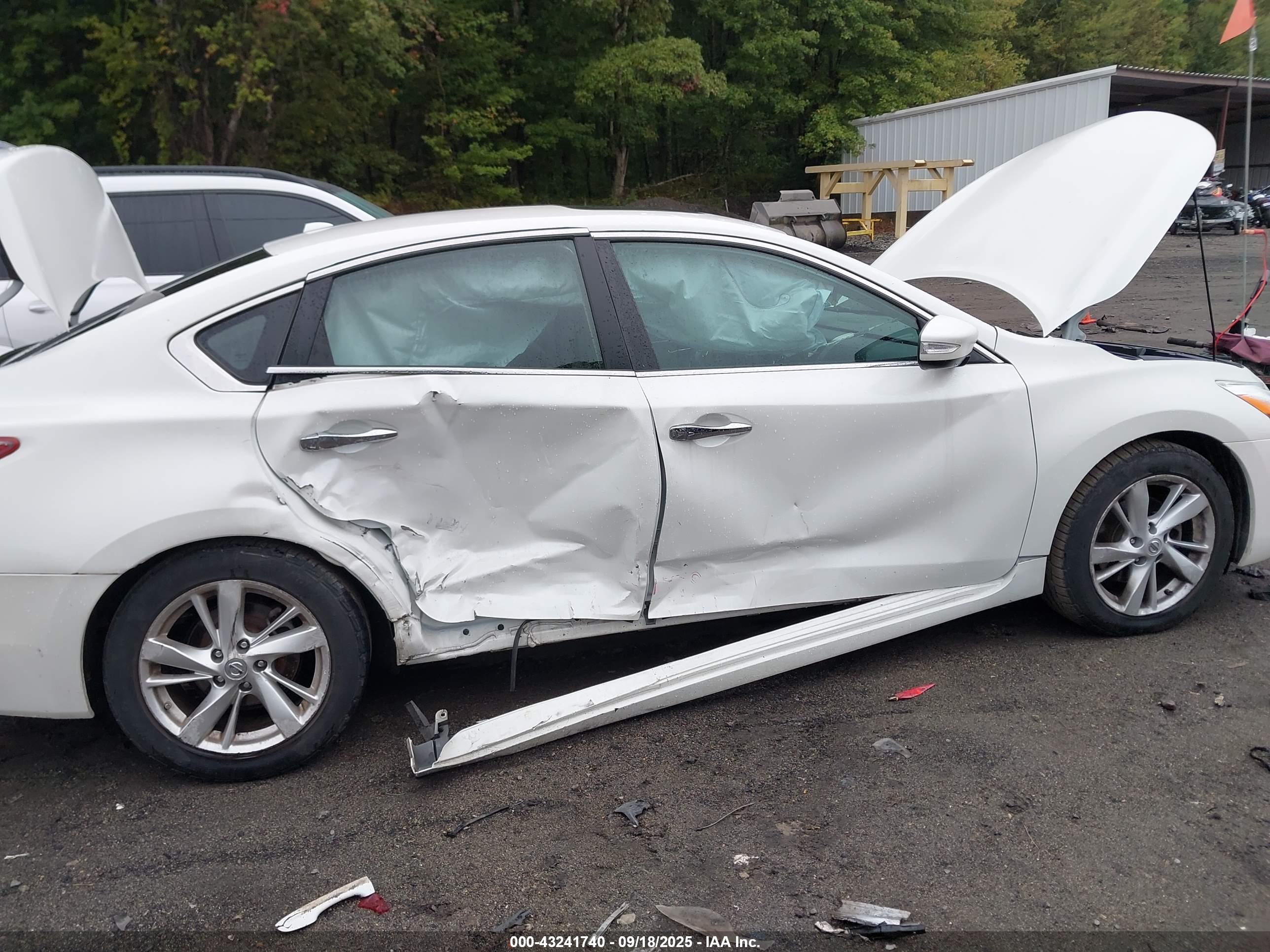 NISSAN ALTIMA image 6