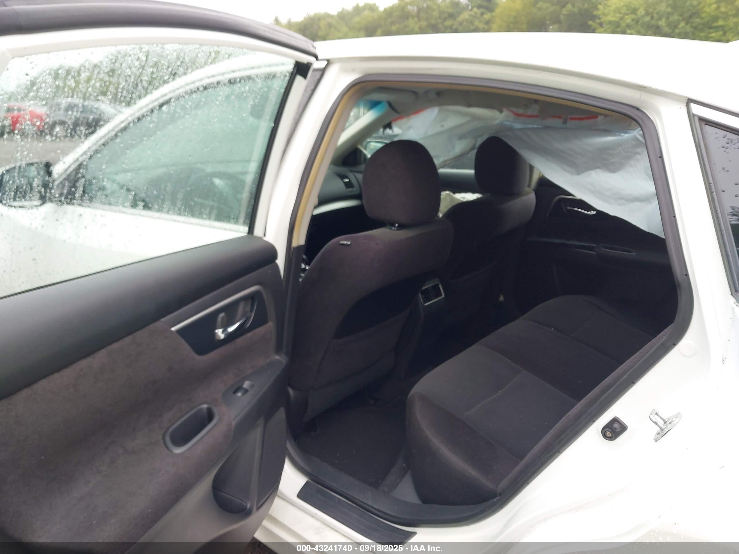 NISSAN ALTIMA image 8