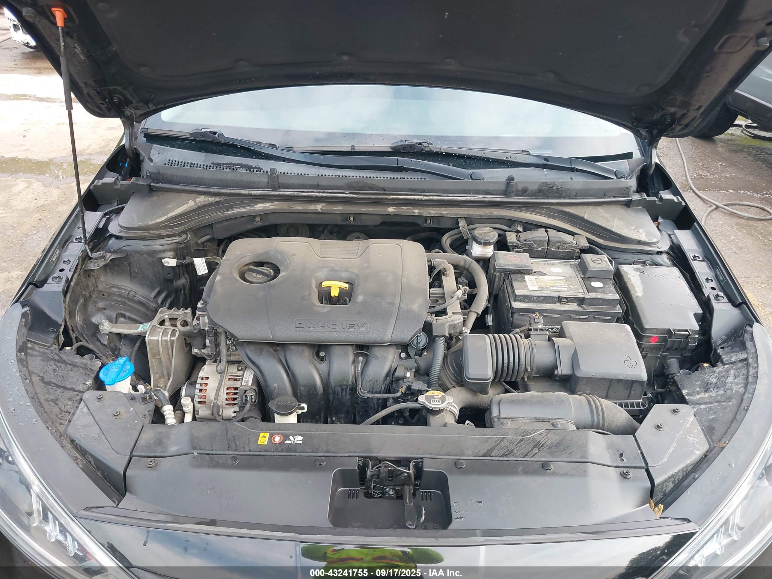 HYUNDAI ELANTRA image 10