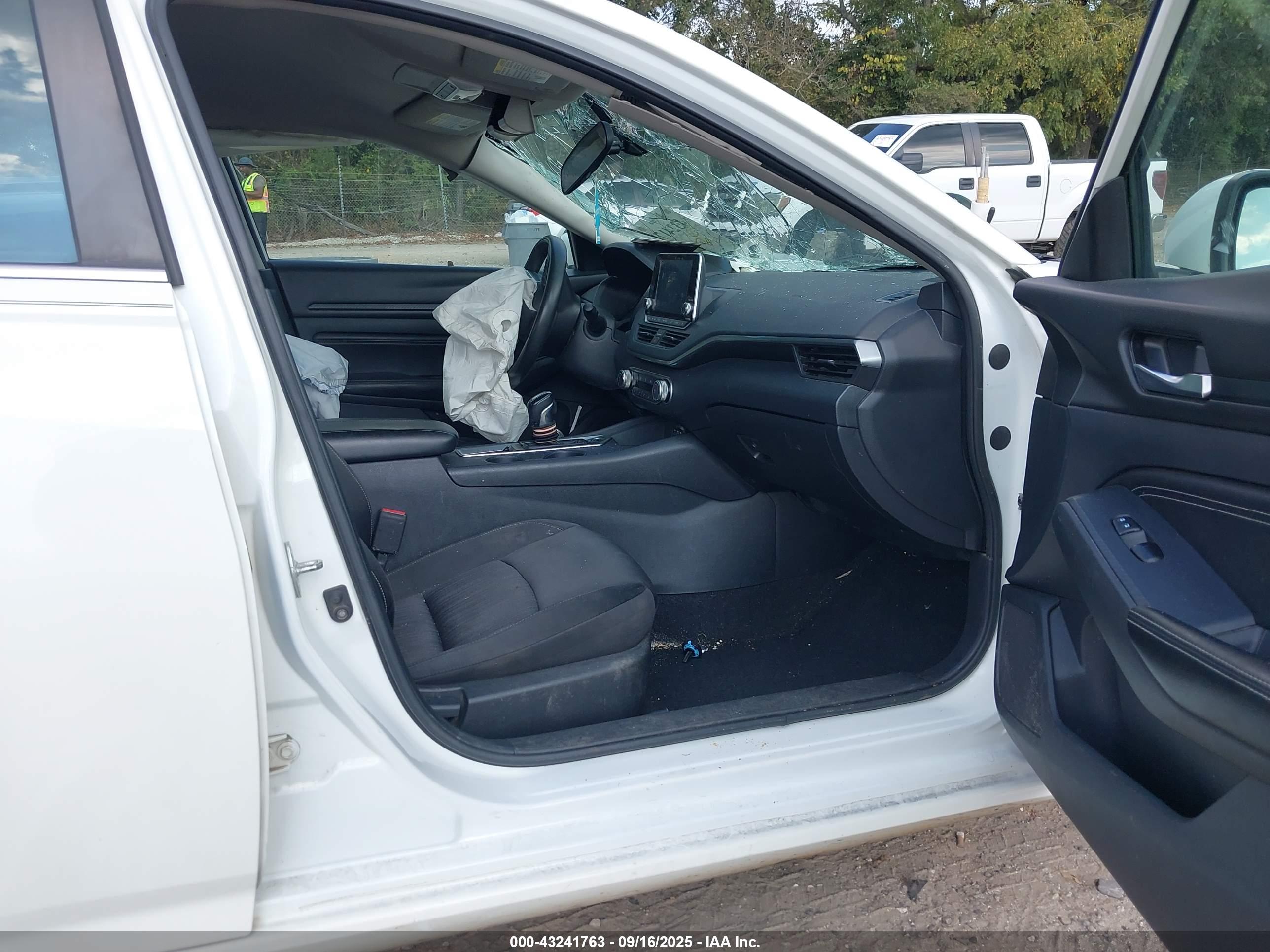 NISSAN ALTIMA image 5