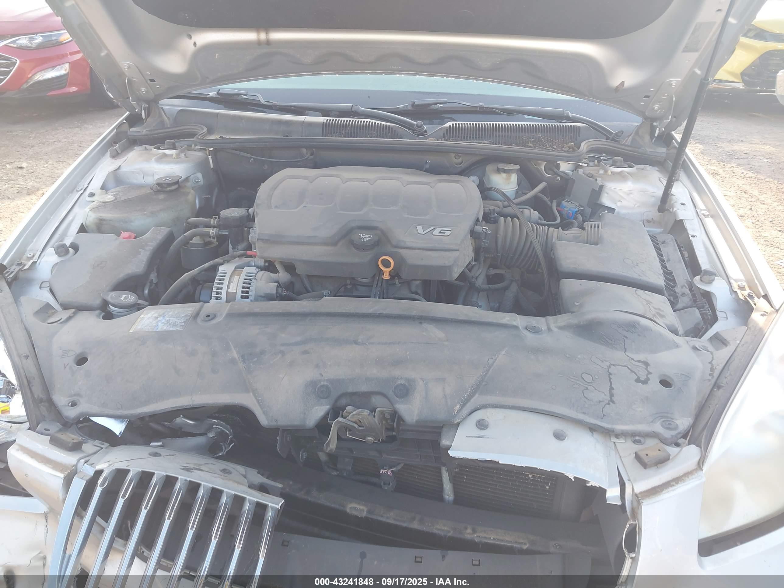 BUICK LUCERNE image 10