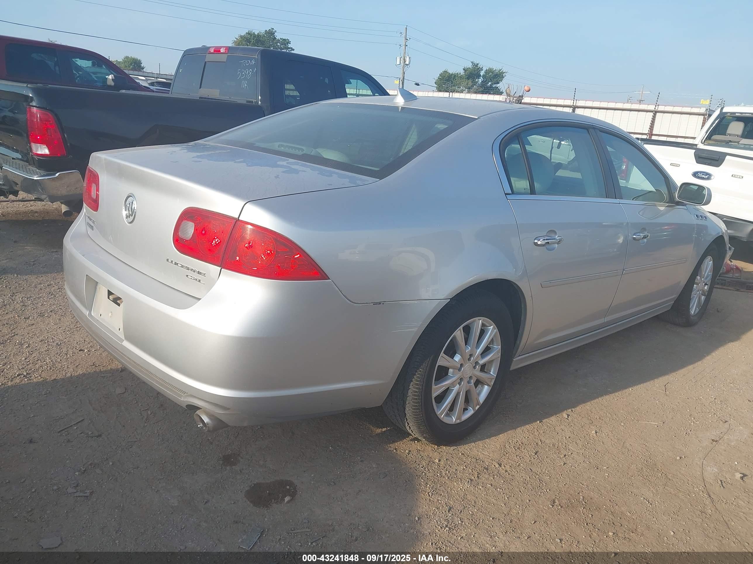 BUICK LUCERNE image 4
