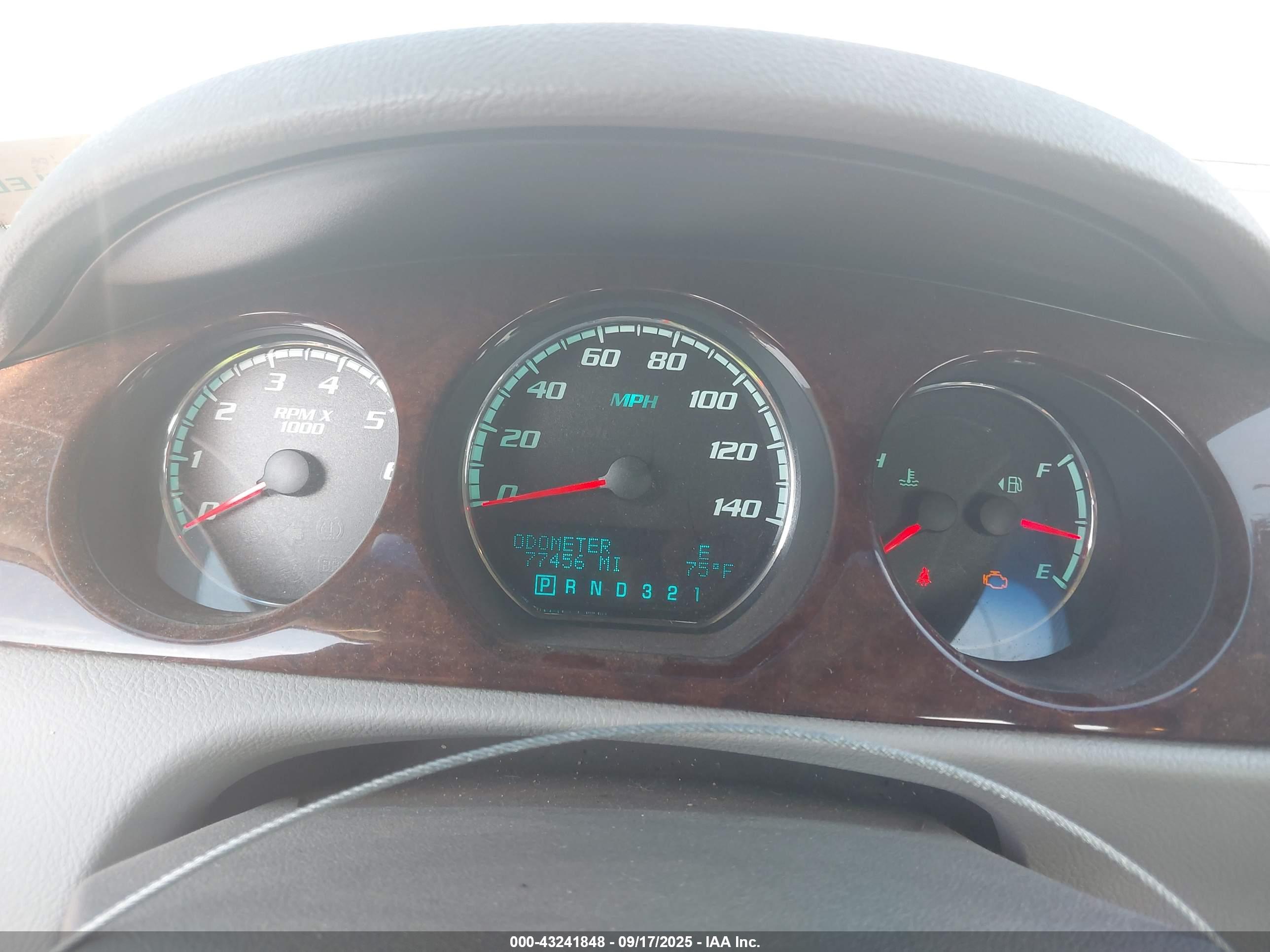BUICK LUCERNE image 7