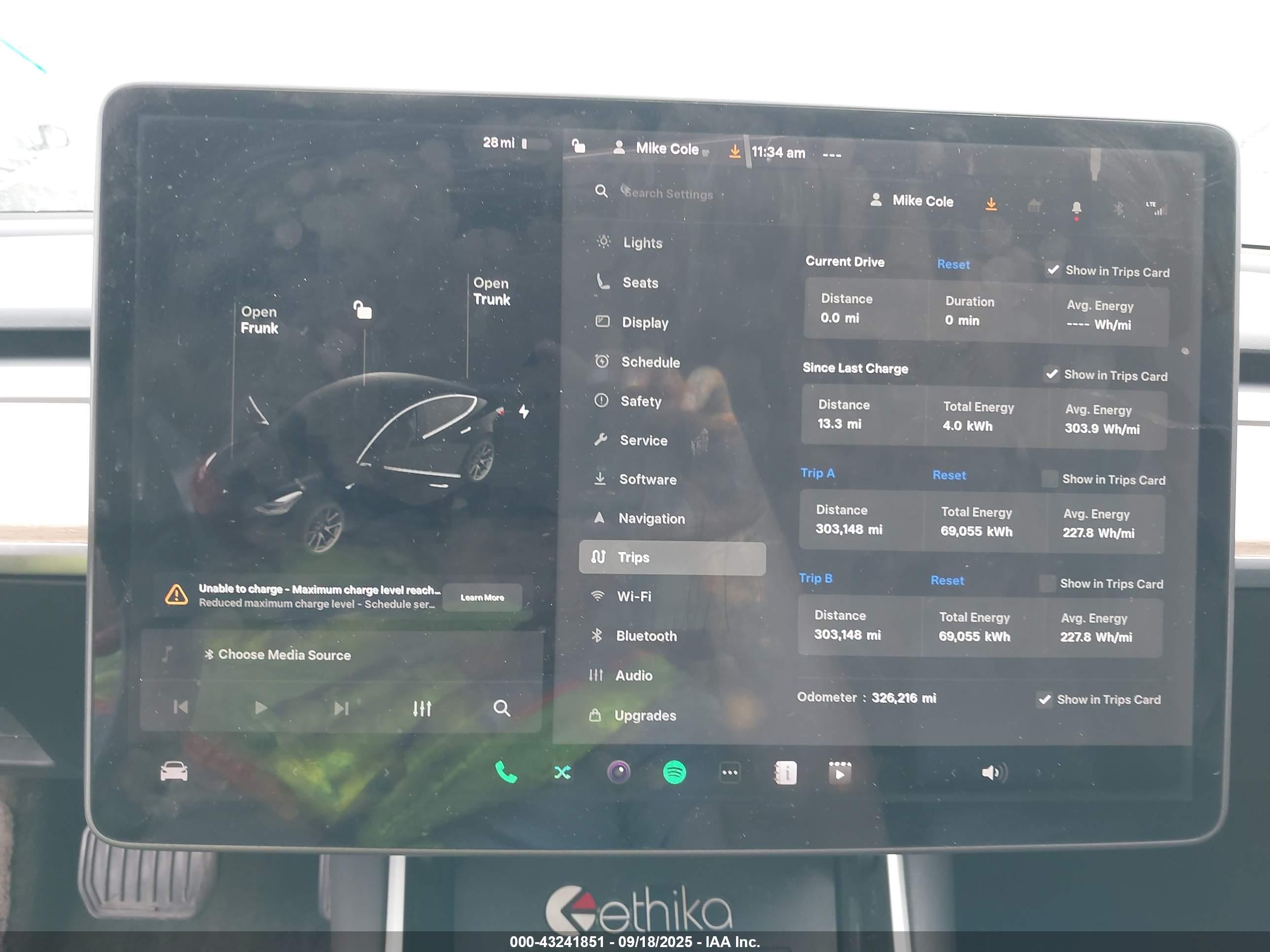 TESLA MODEL image 7
