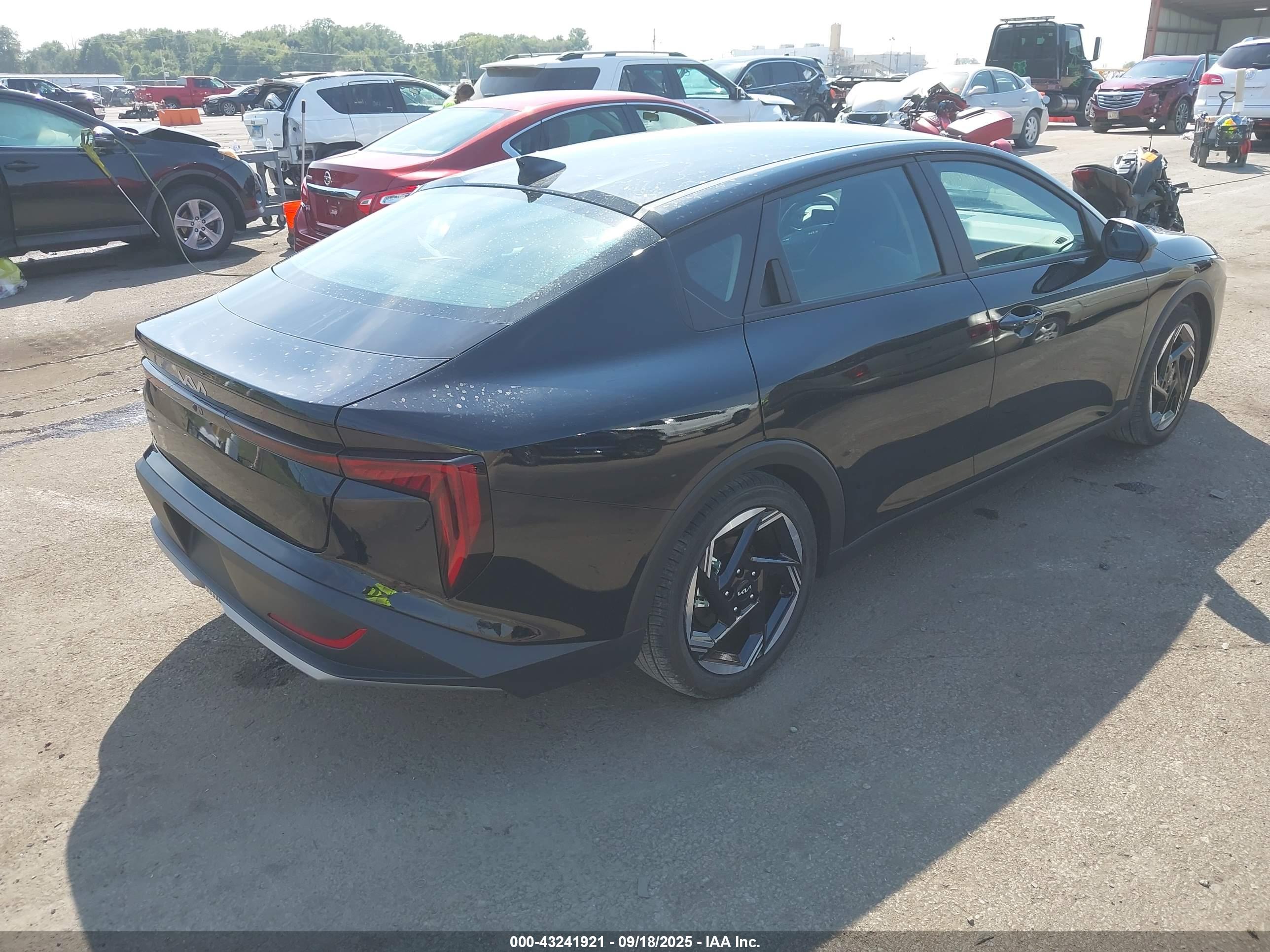 KIA K4 image 4