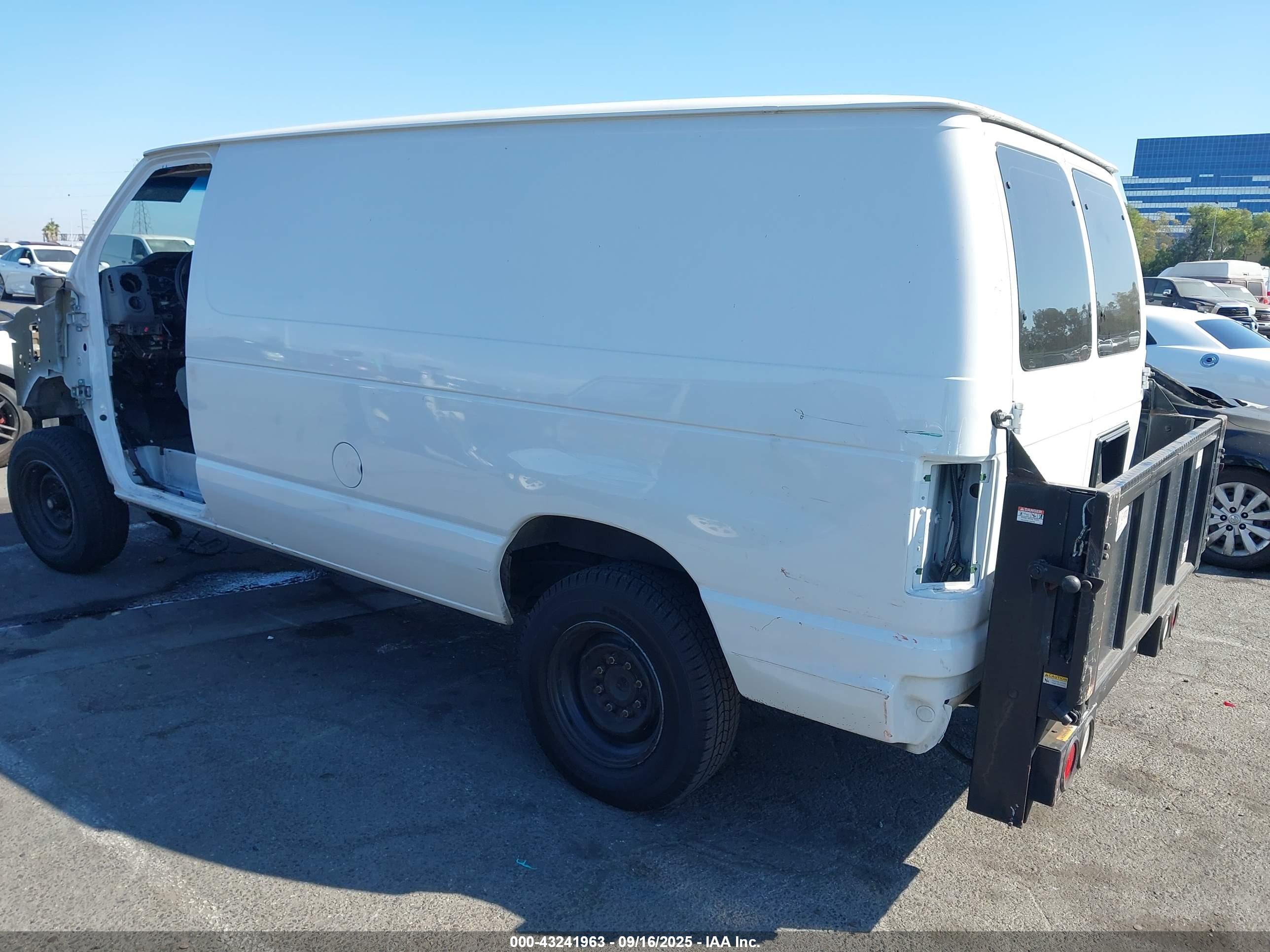 FORD E-250 image 3