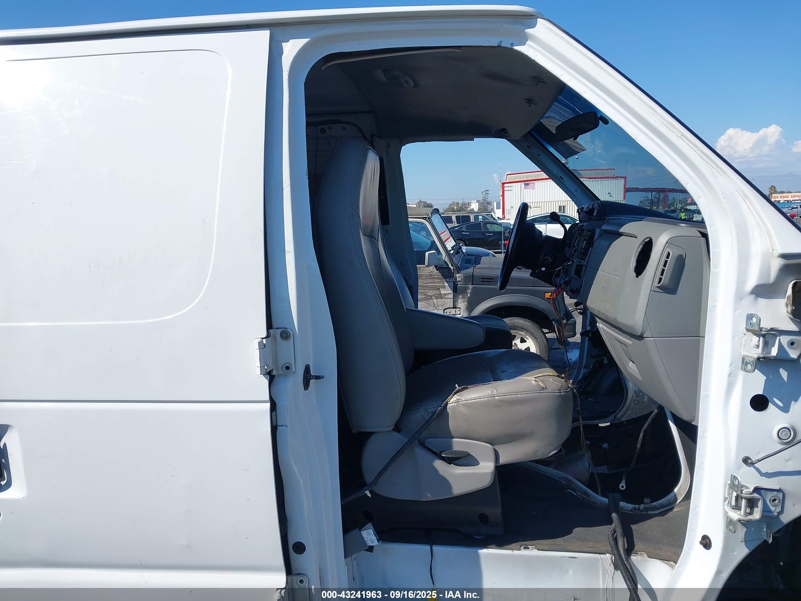 FORD E-250 image 5