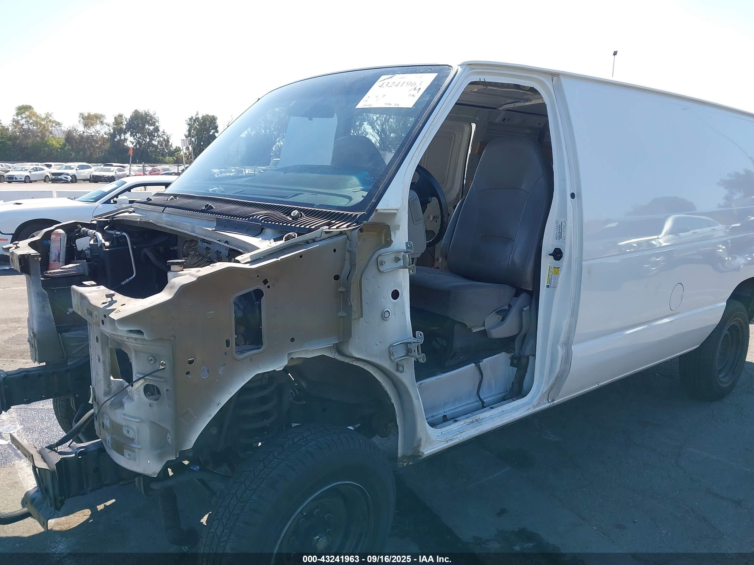 FORD E-250 image 6