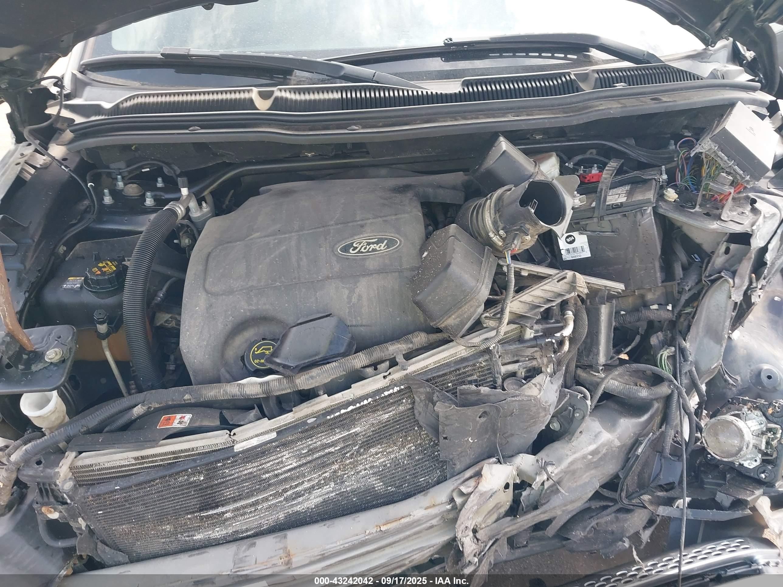 FORD EXPLORER image 10
