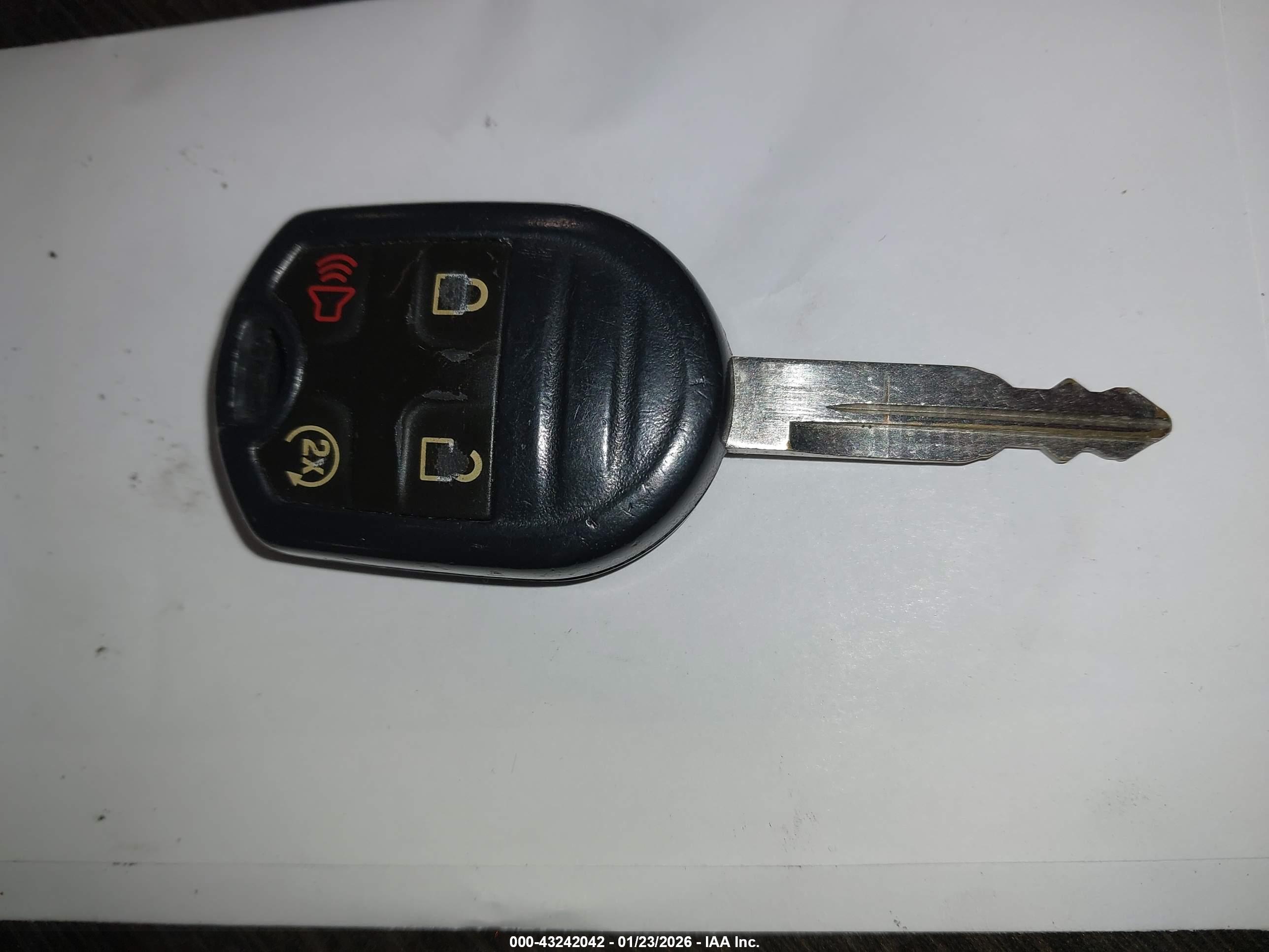 FORD EXPLORER image 11