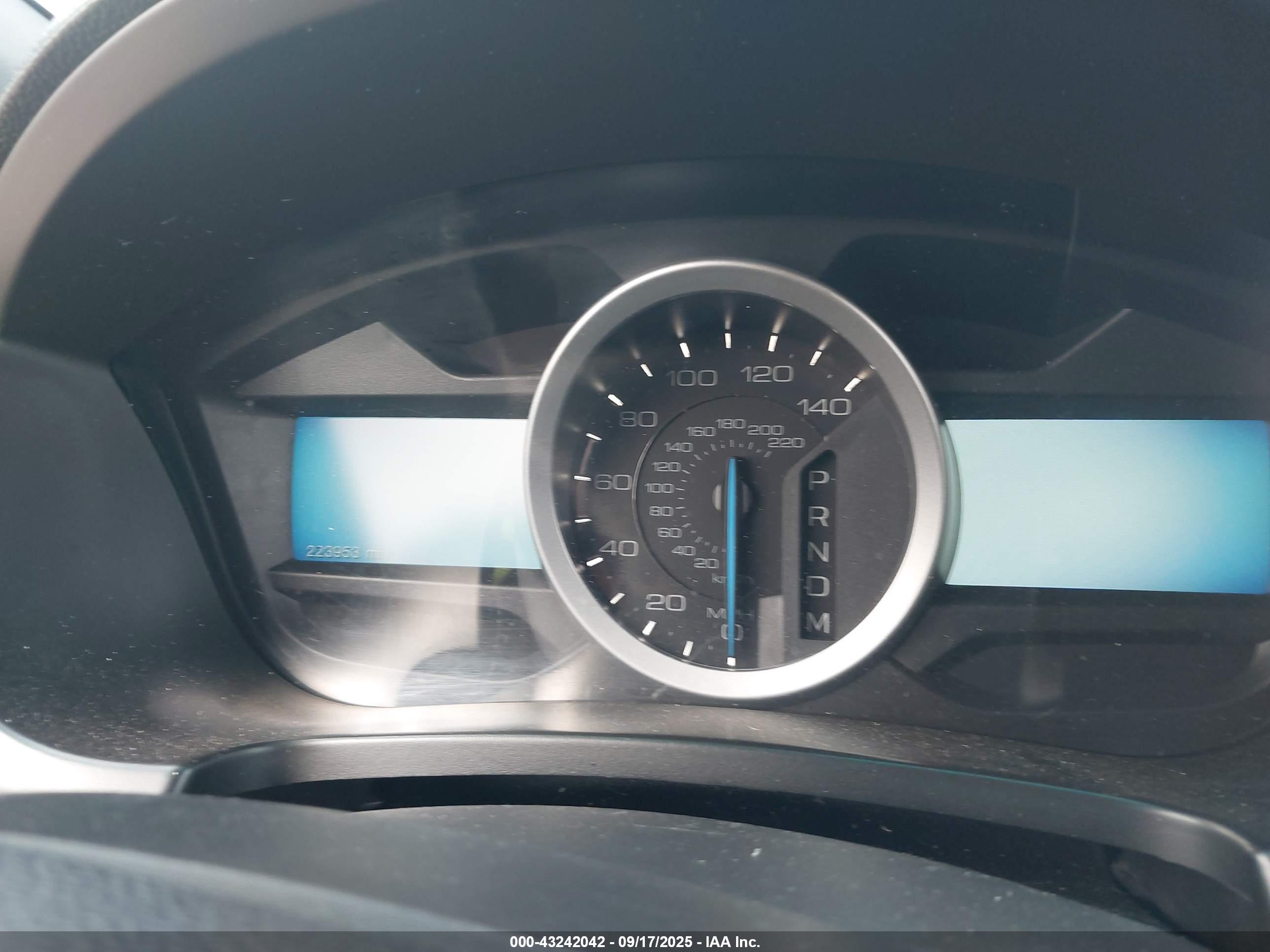 FORD EXPLORER image 7