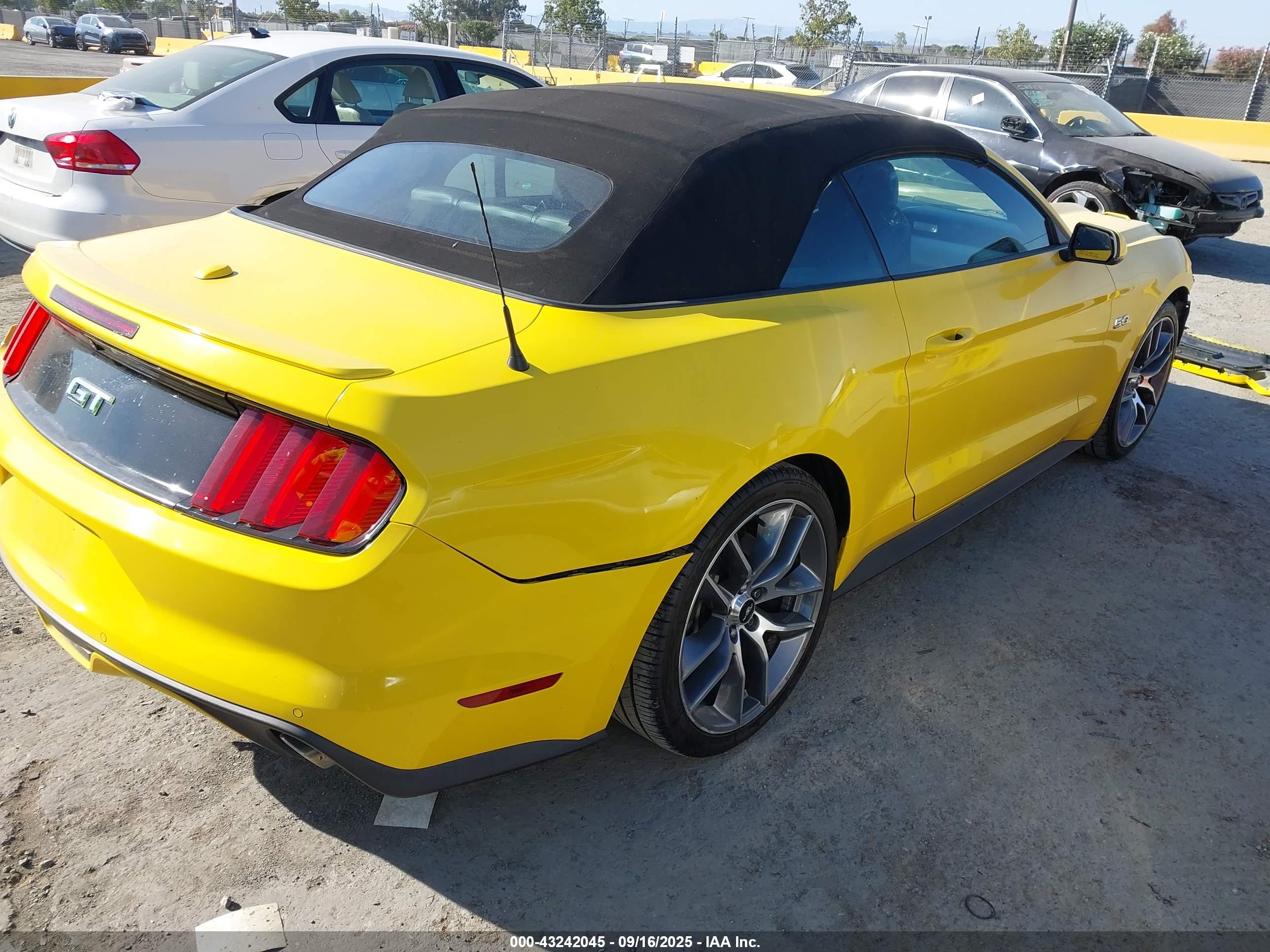 FORD MUSTANG image 4
