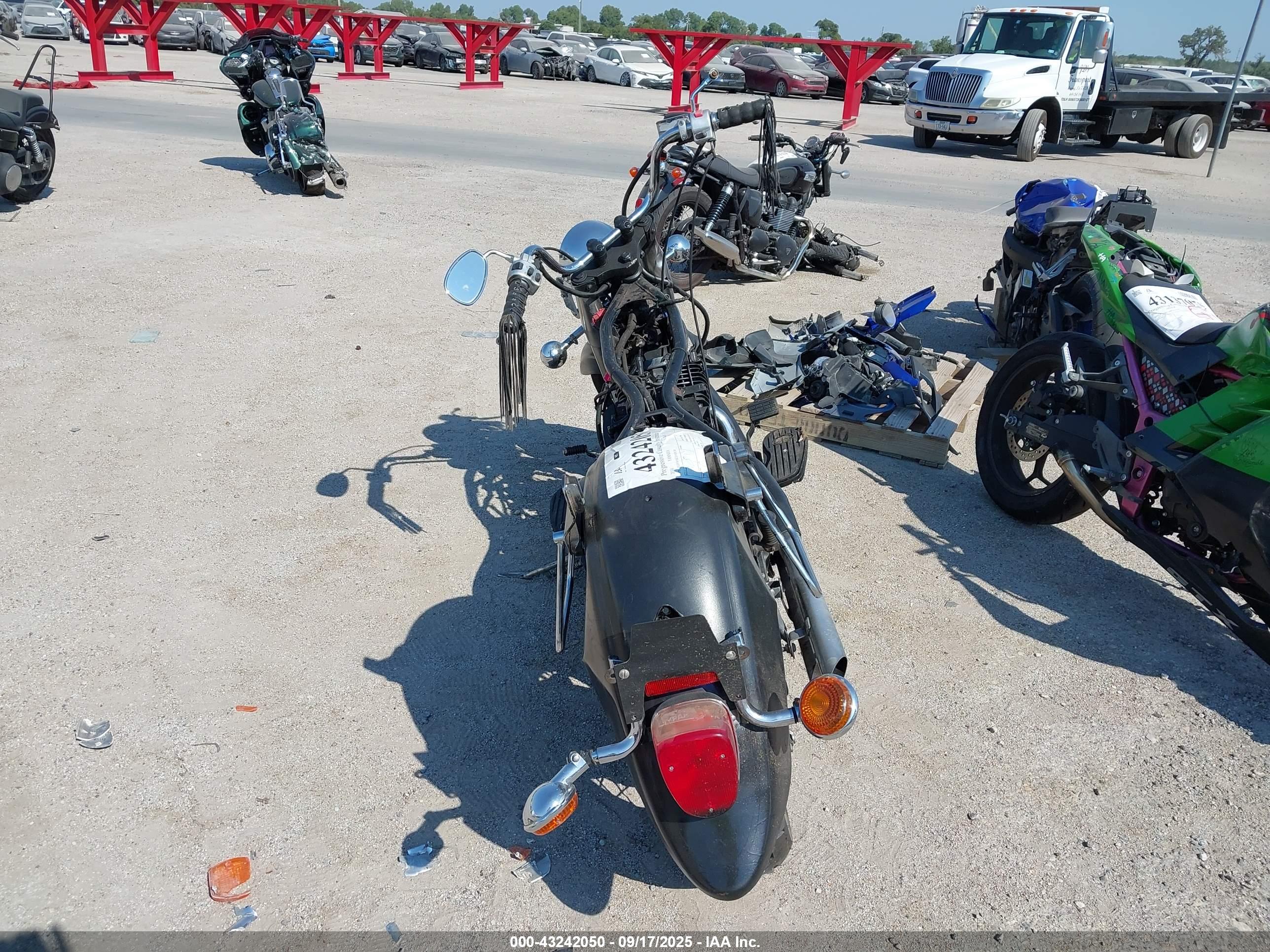 YAMAHA XVS65 image 6