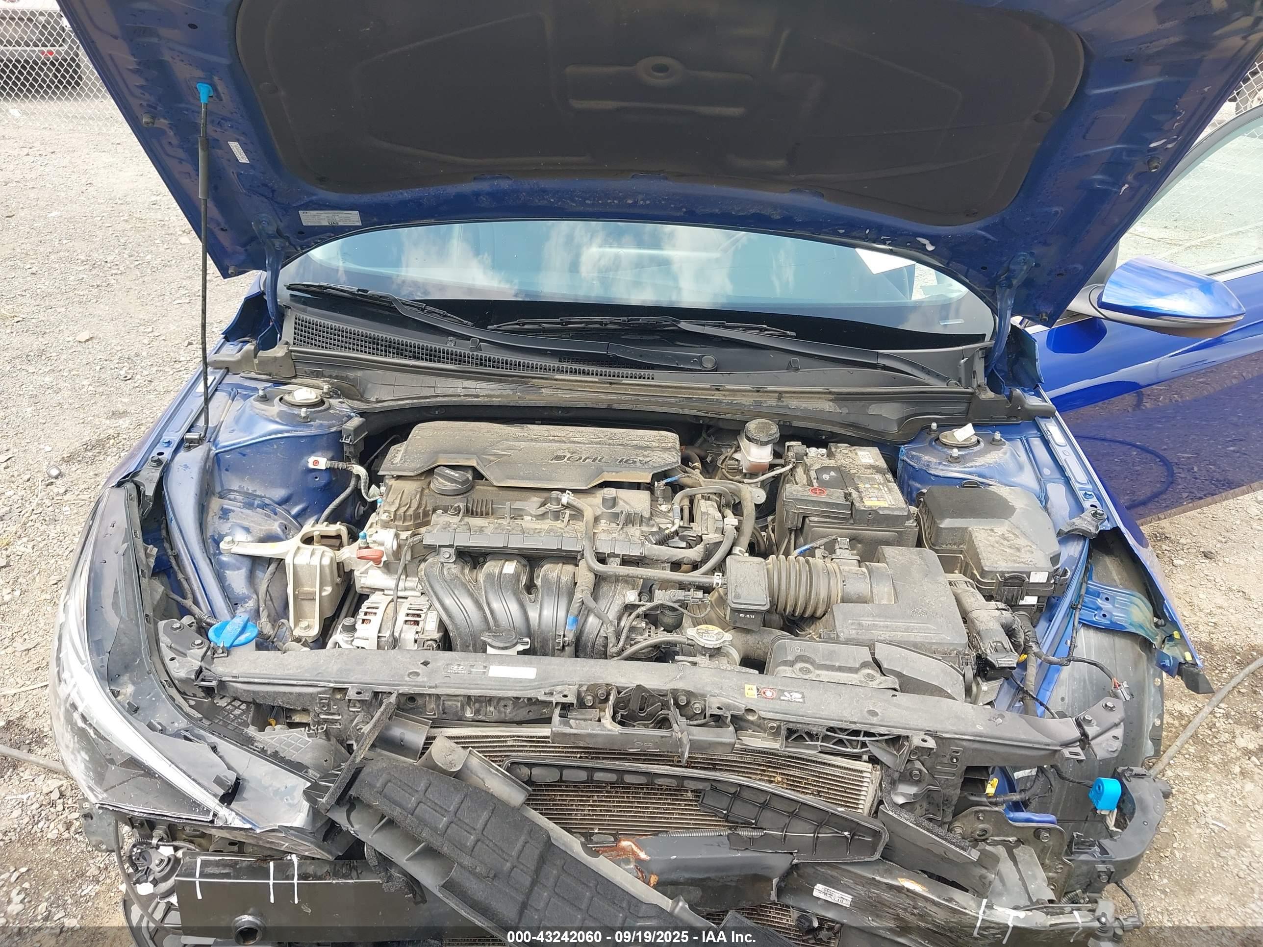 HYUNDAI ELANTRA image 10