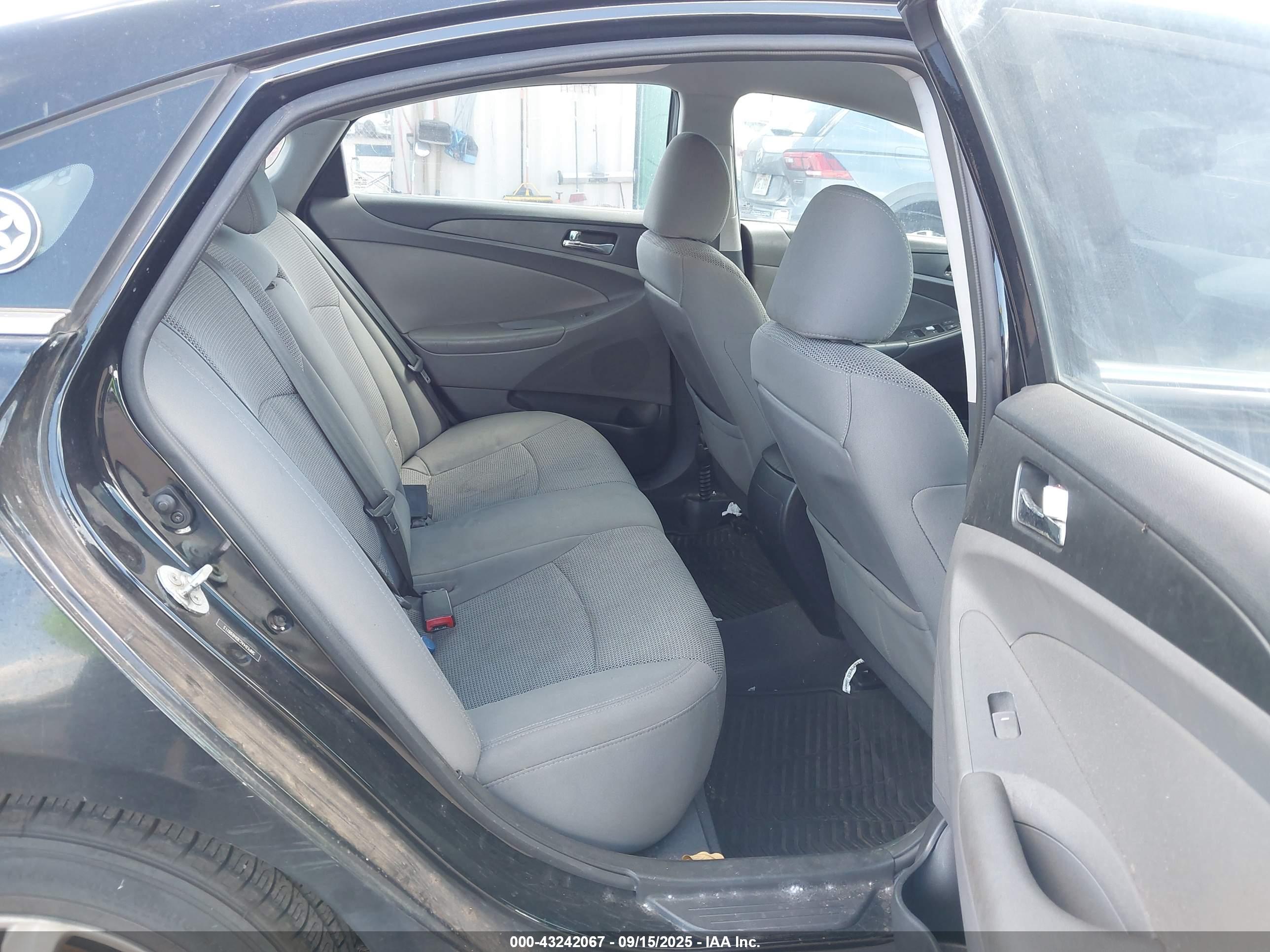 HYUNDAI SONATA image 8