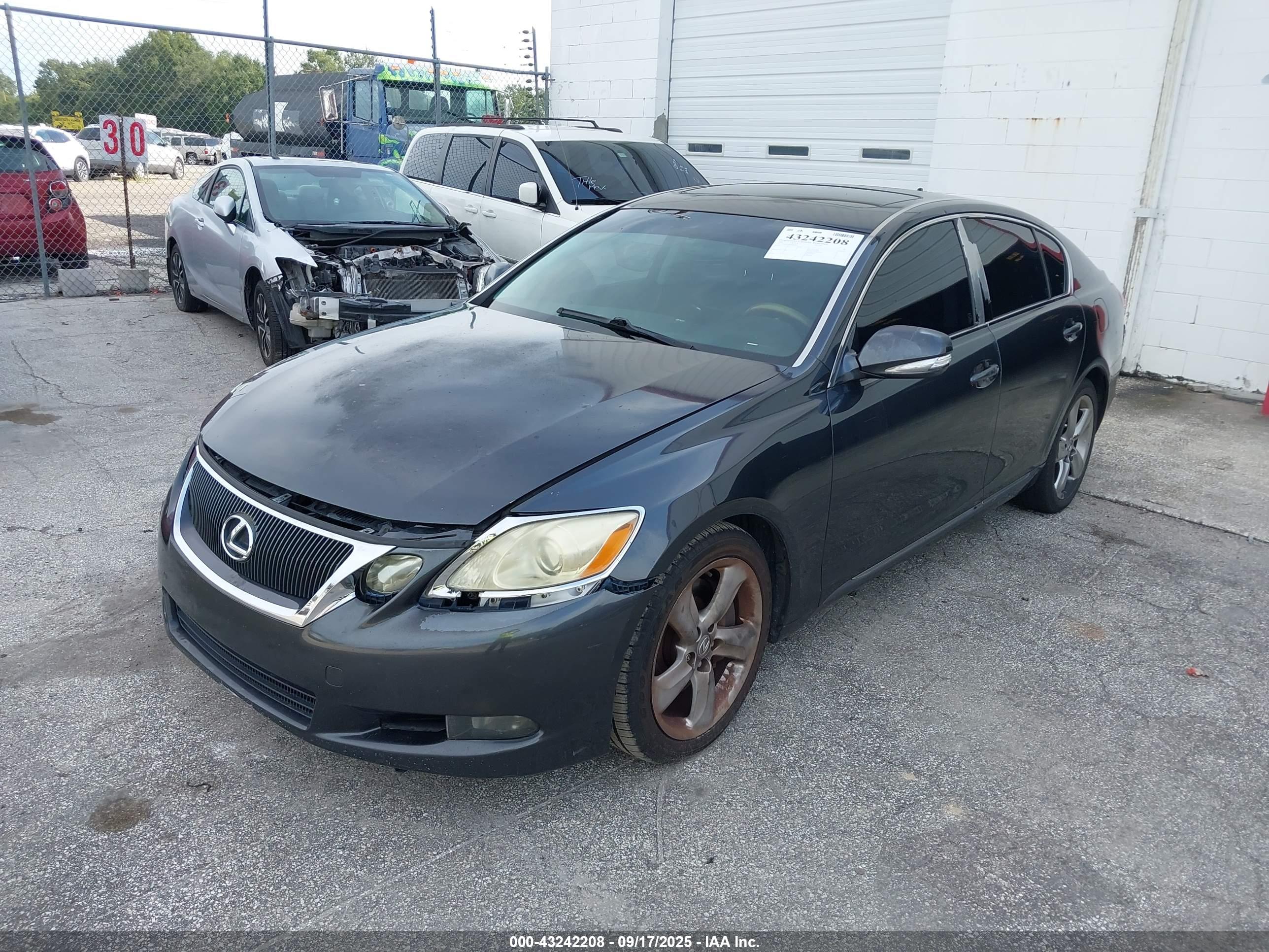LEXUS GS image 2