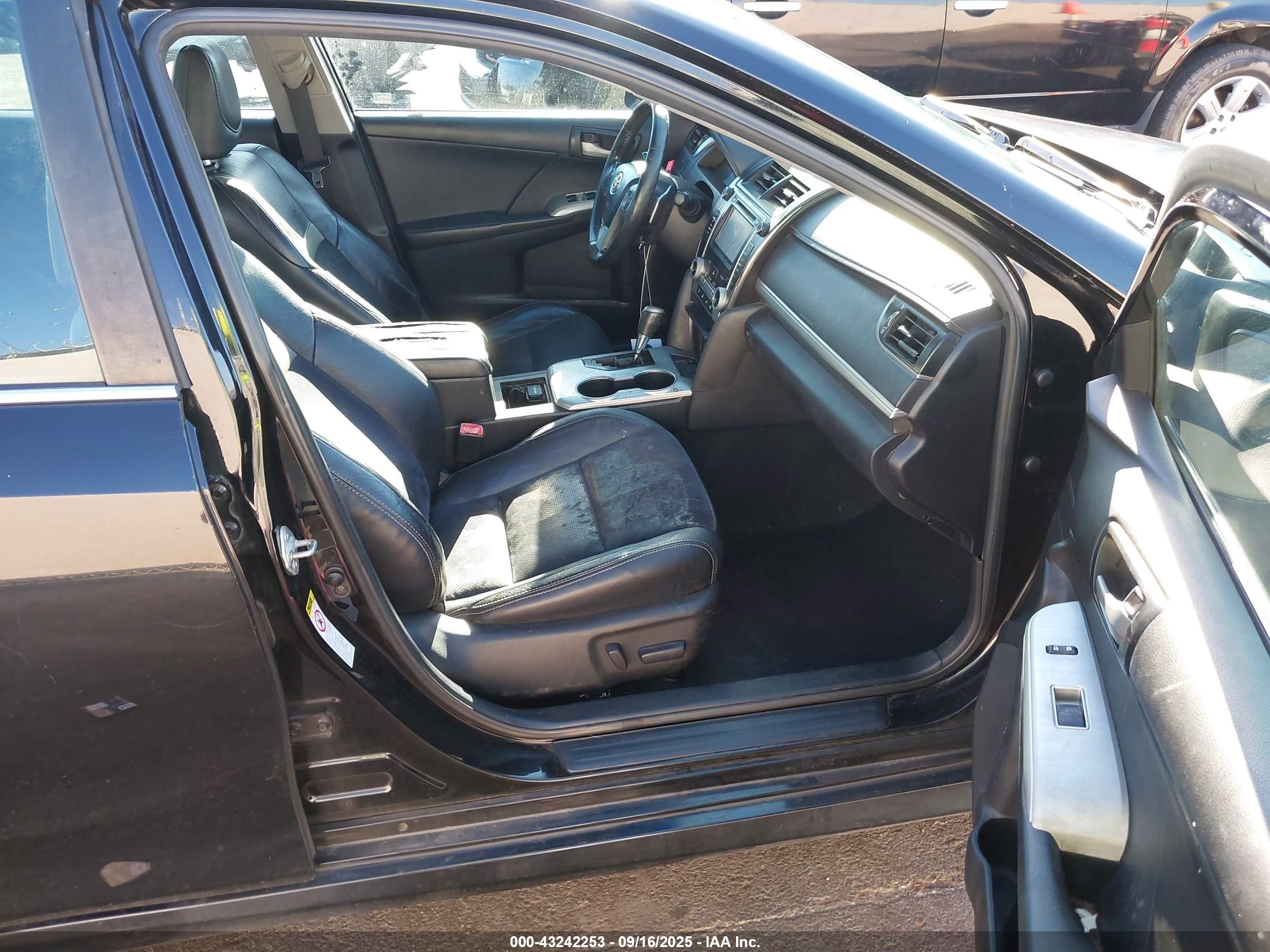 TOYOTA CAMRY image 5