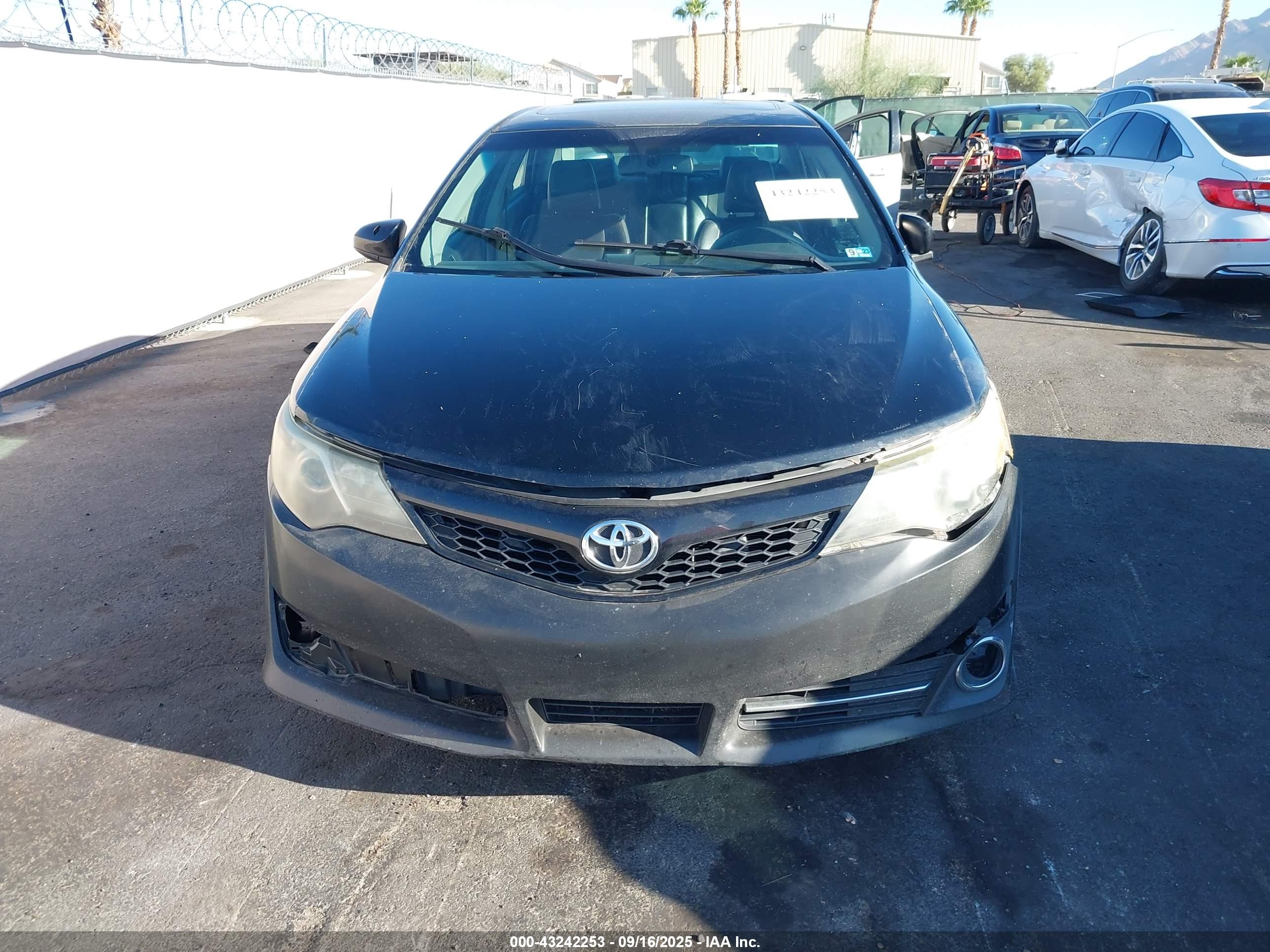 TOYOTA CAMRY image 6