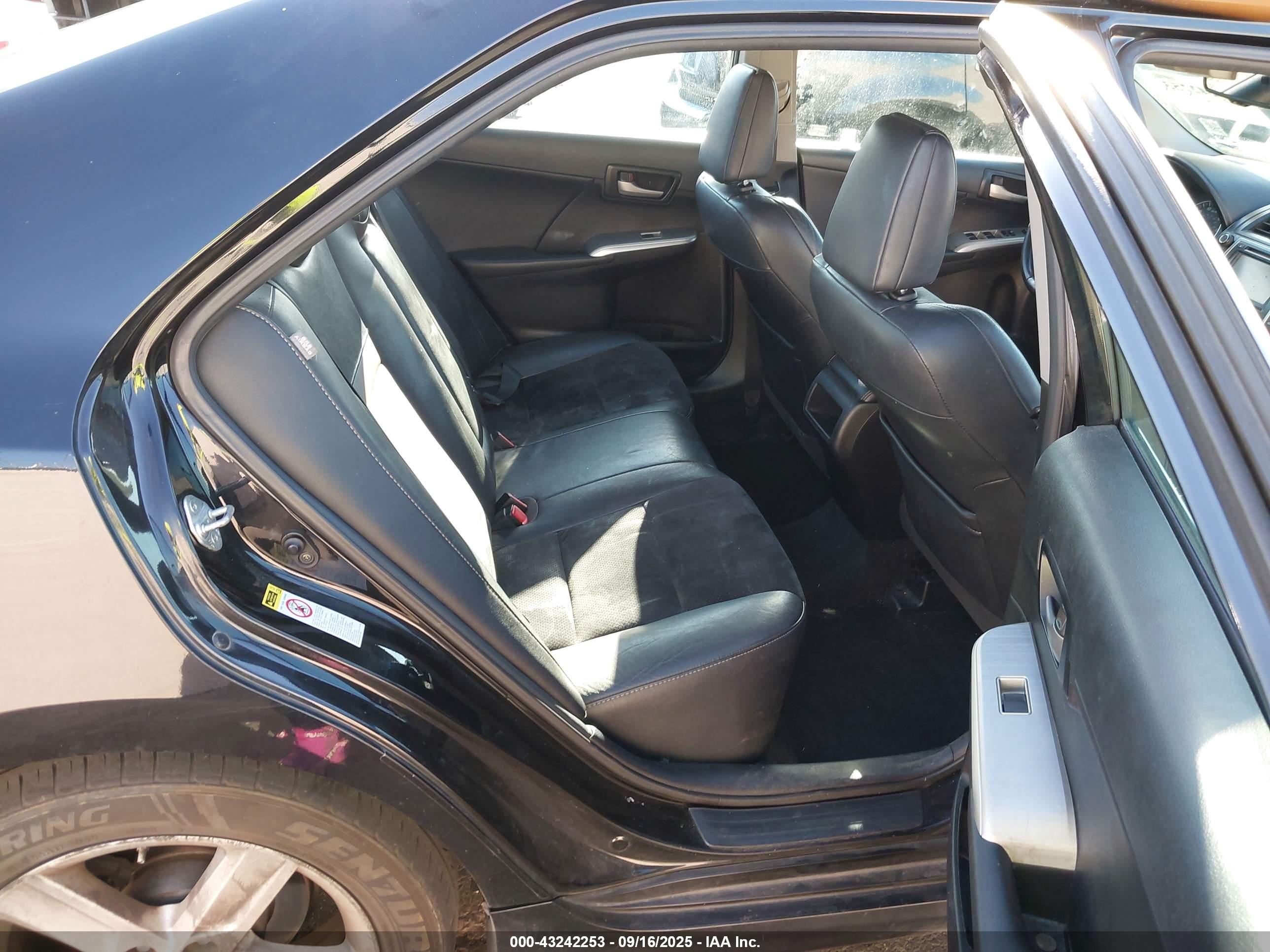 TOYOTA CAMRY image 8