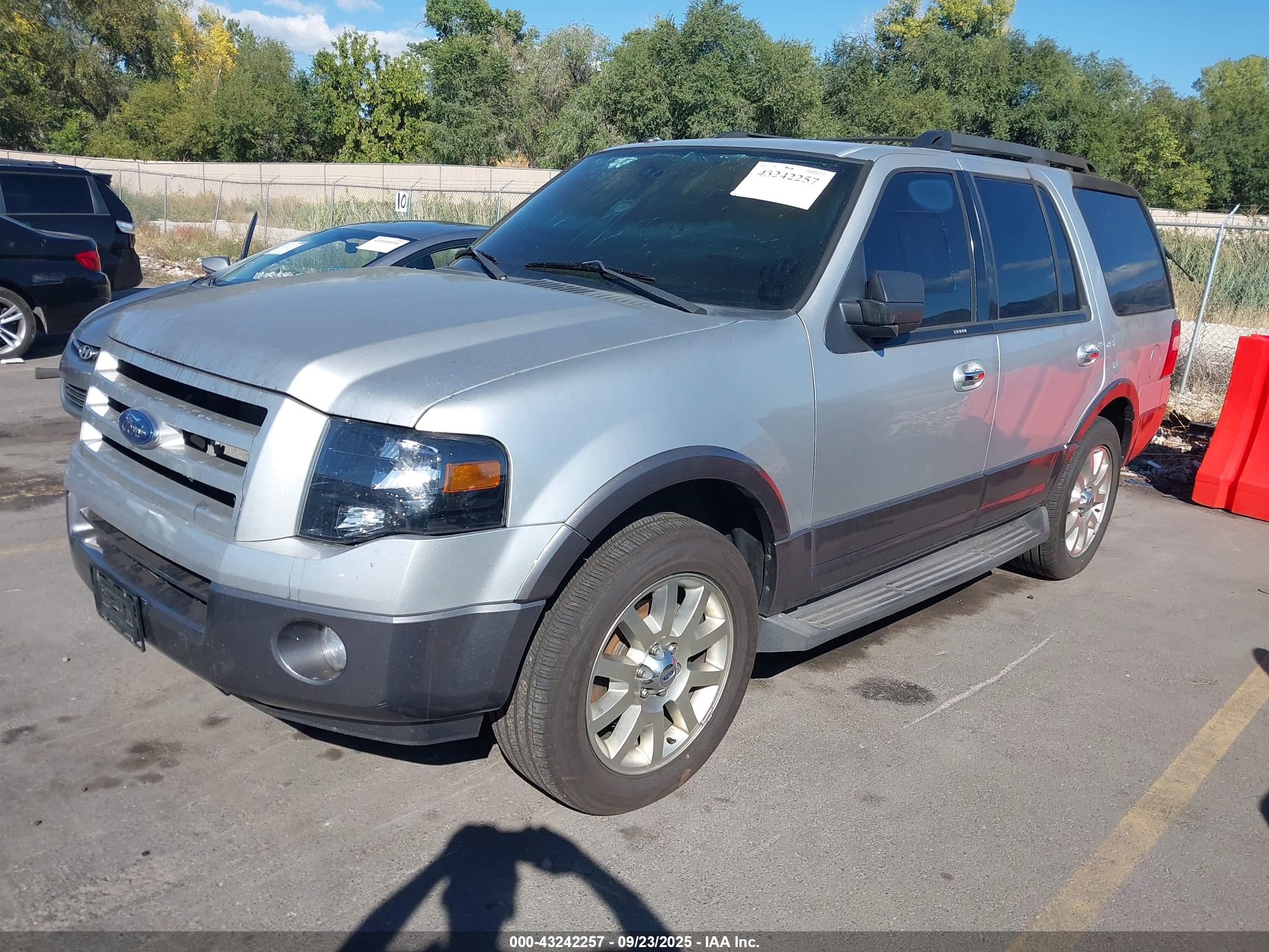 FORD EXPEDITION image 2