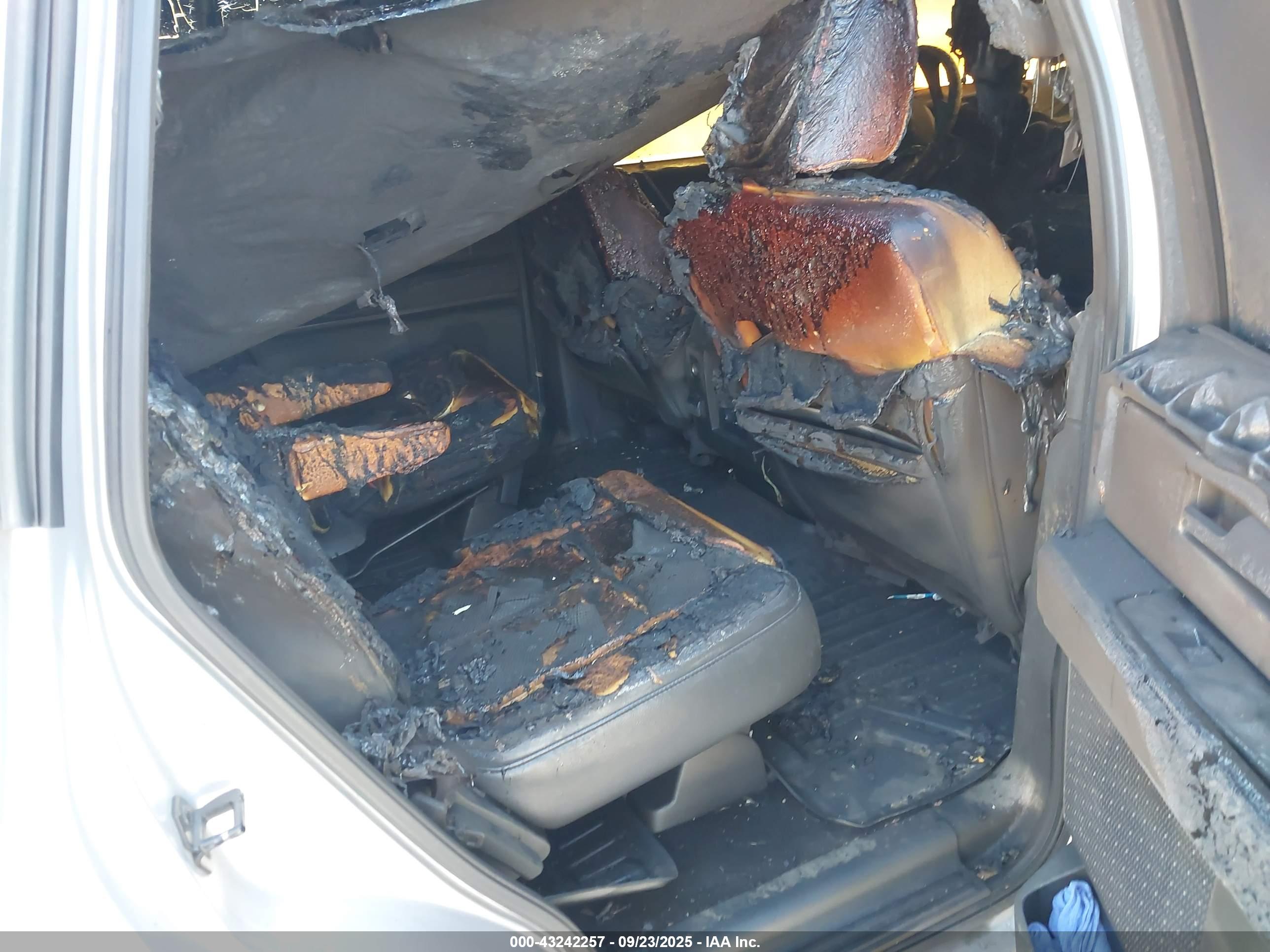 FORD EXPEDITION image 8