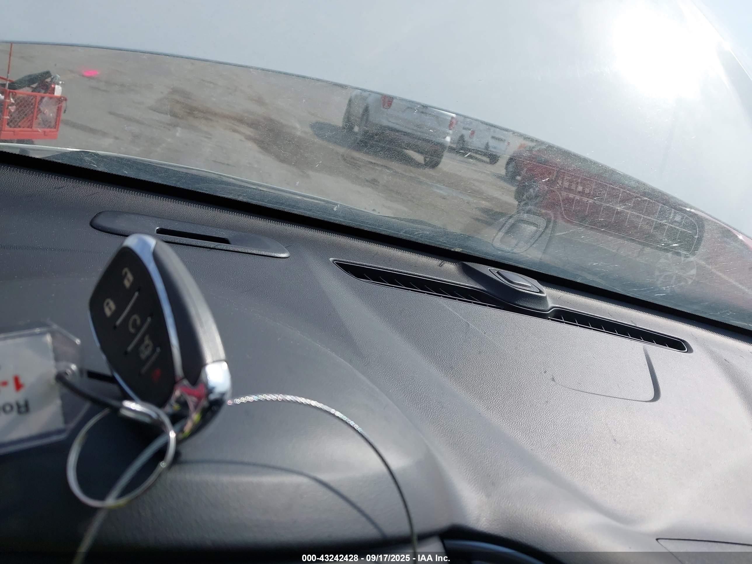 CHEVROLET MALIBU image 11