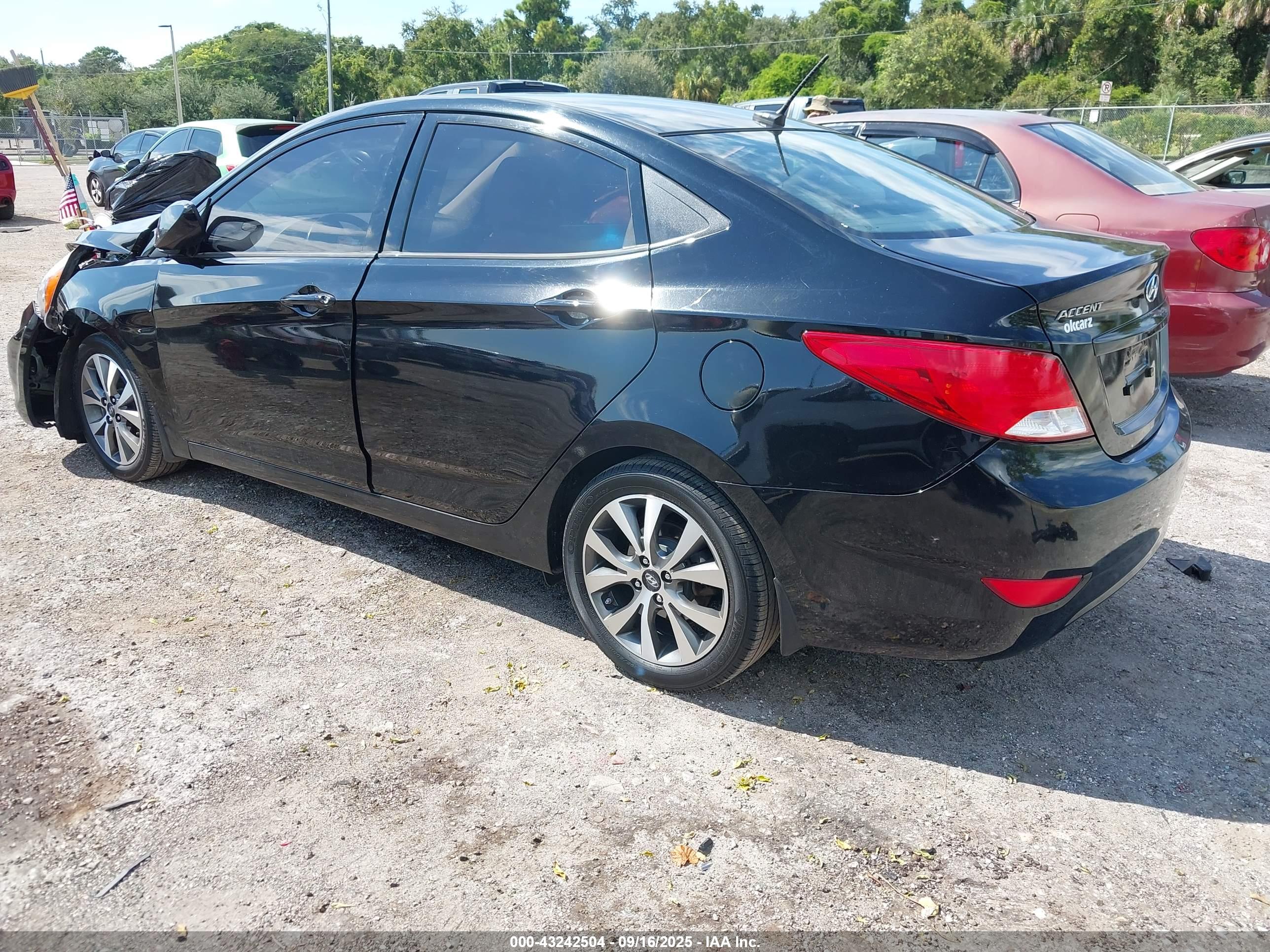 HYUNDAI ACCENT image 3