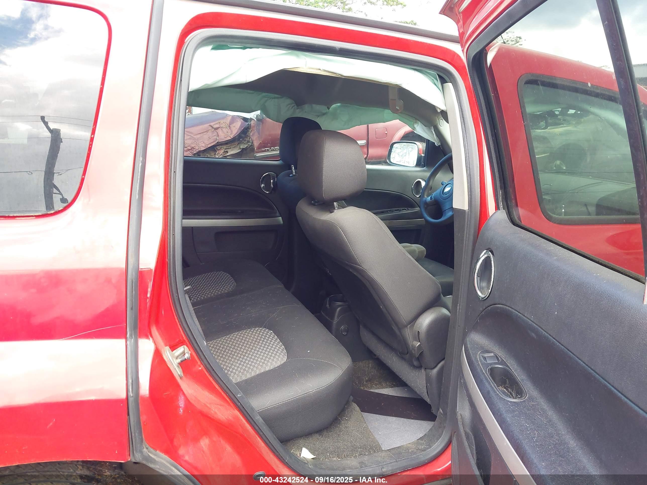 CHEVROLET HHR image 8