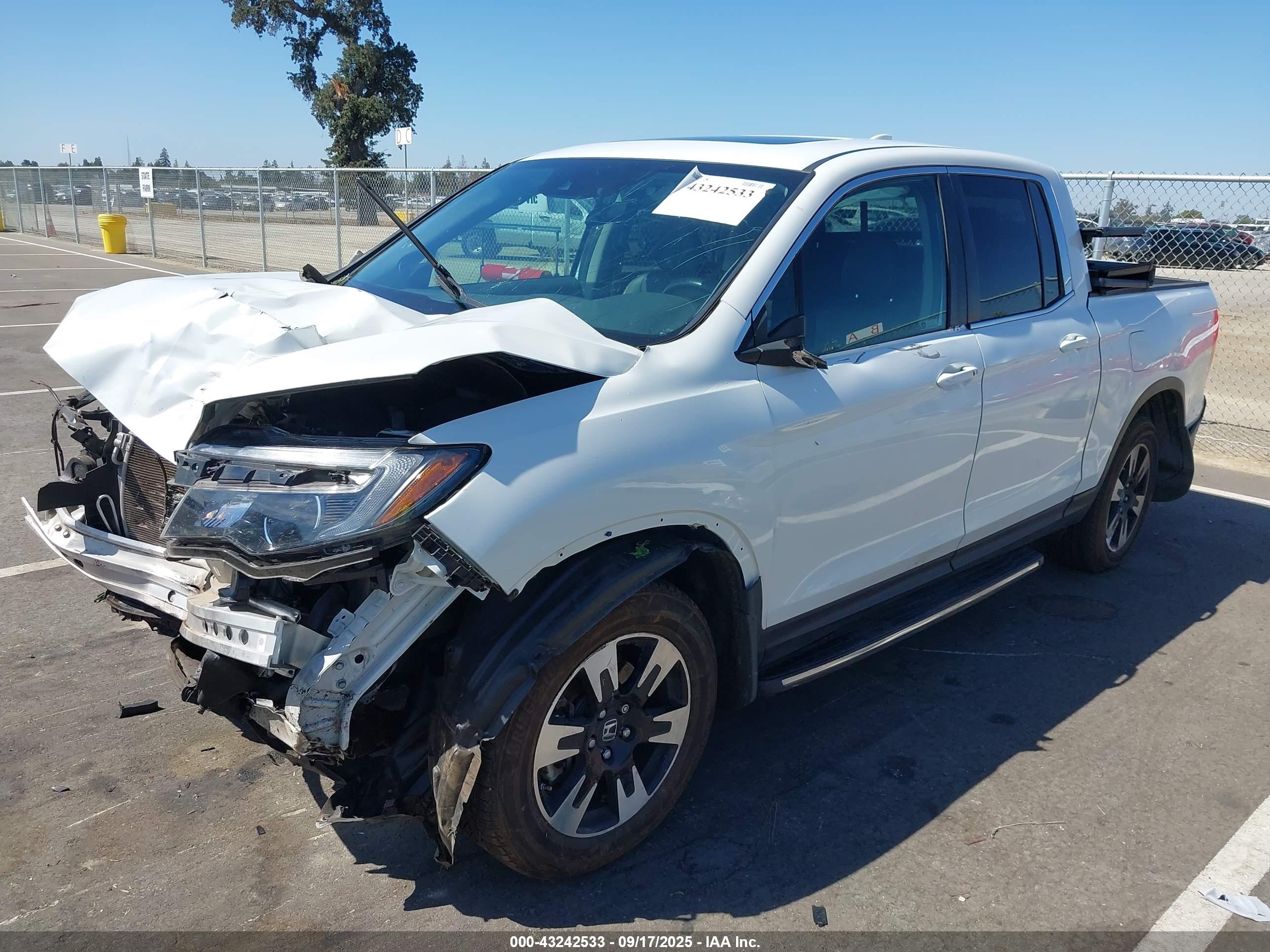 HONDA RIDGELINE image 2