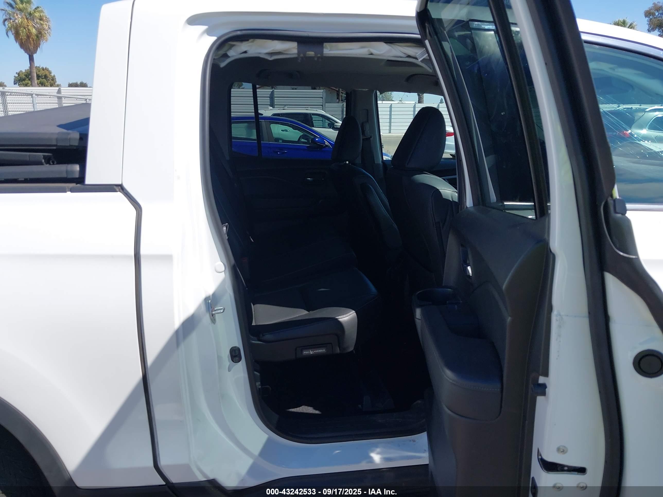 HONDA RIDGELINE image 8