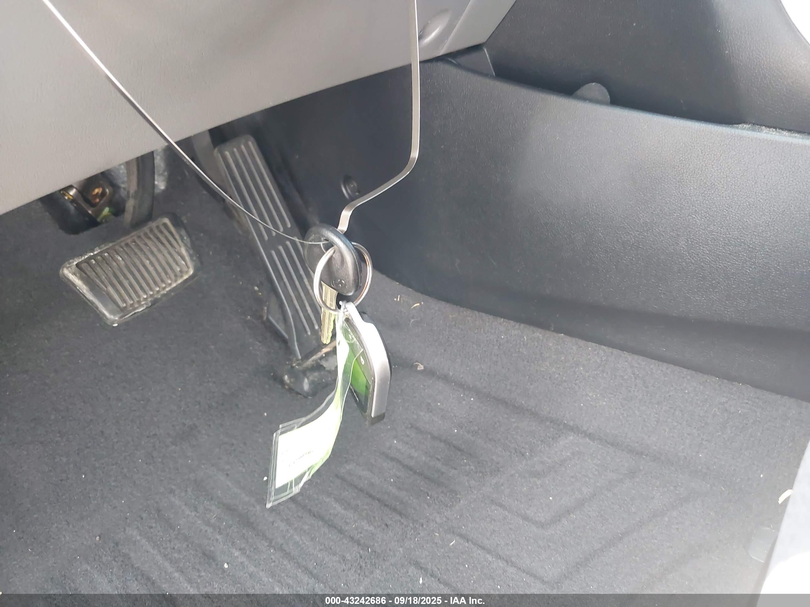 HYUNDAI ELANTRA image 11