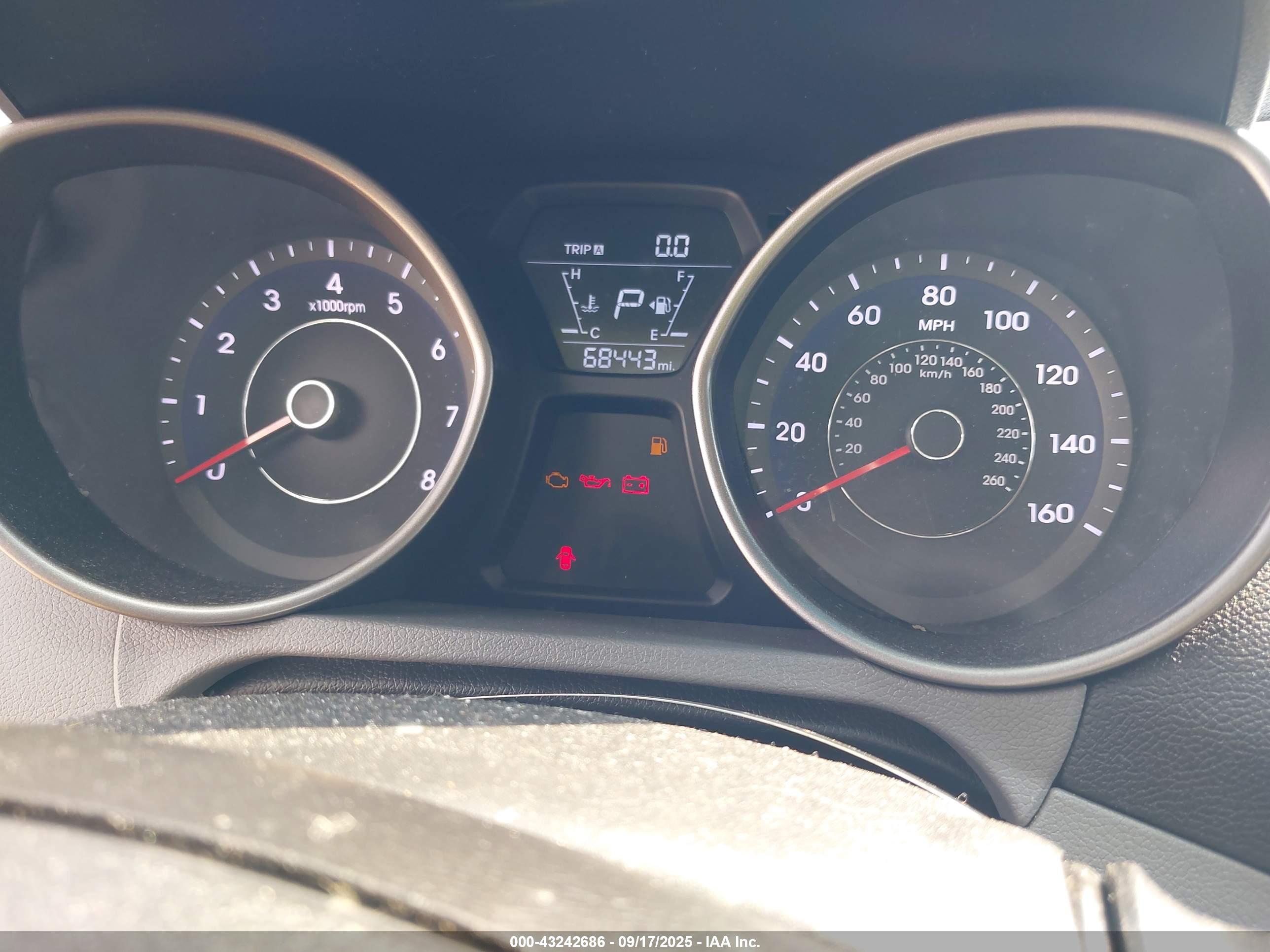 HYUNDAI ELANTRA image 7