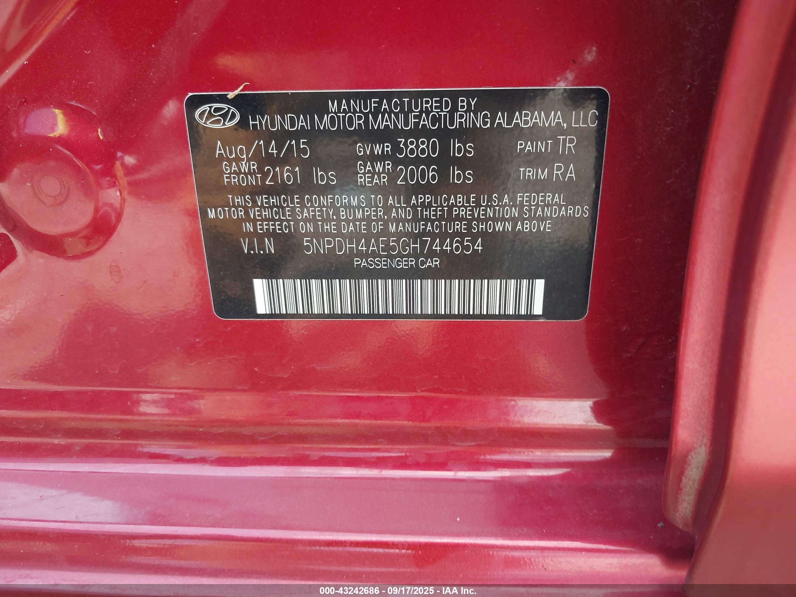 HYUNDAI ELANTRA image 9