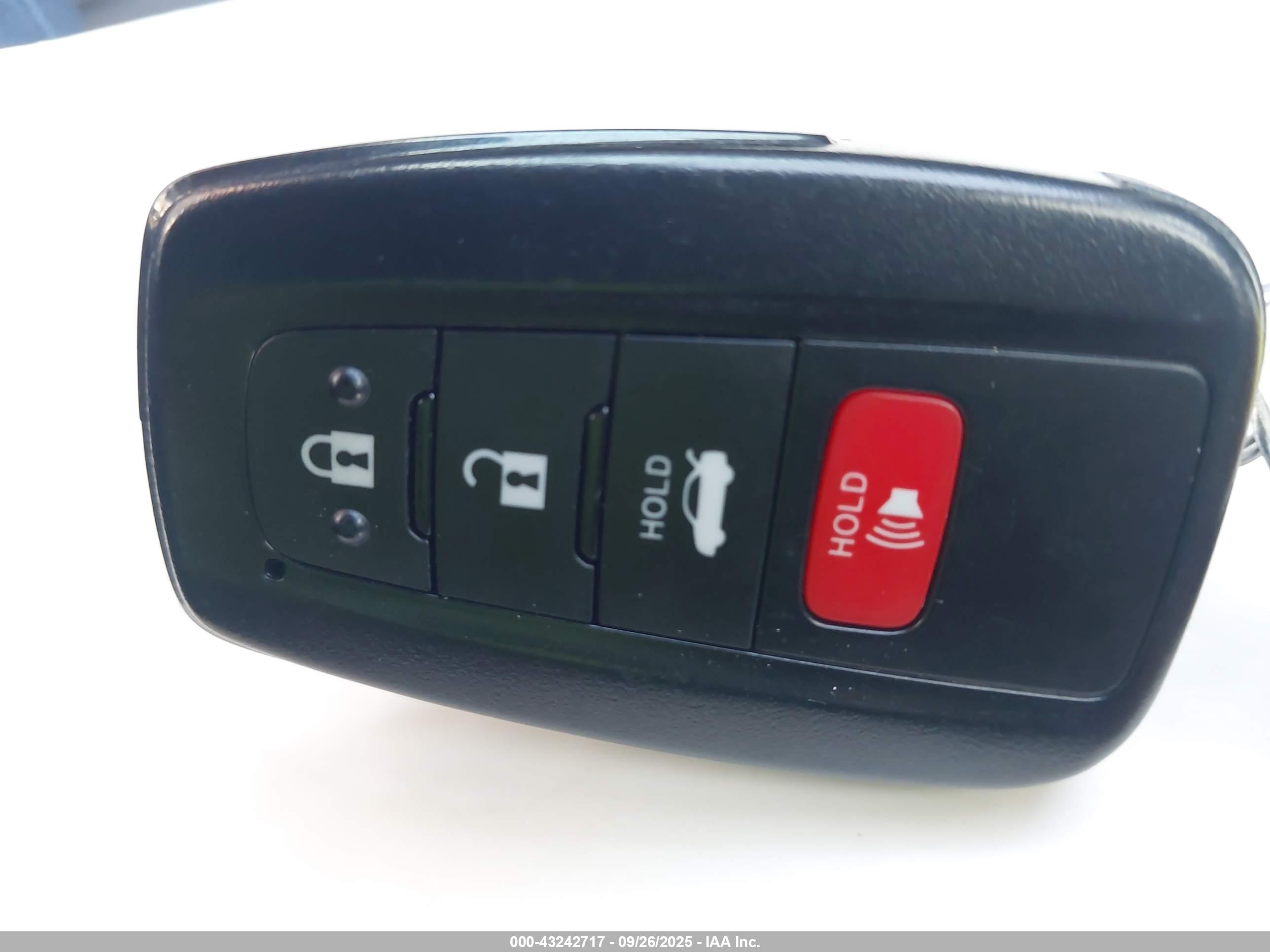 TOYOTA CAMRY image 11