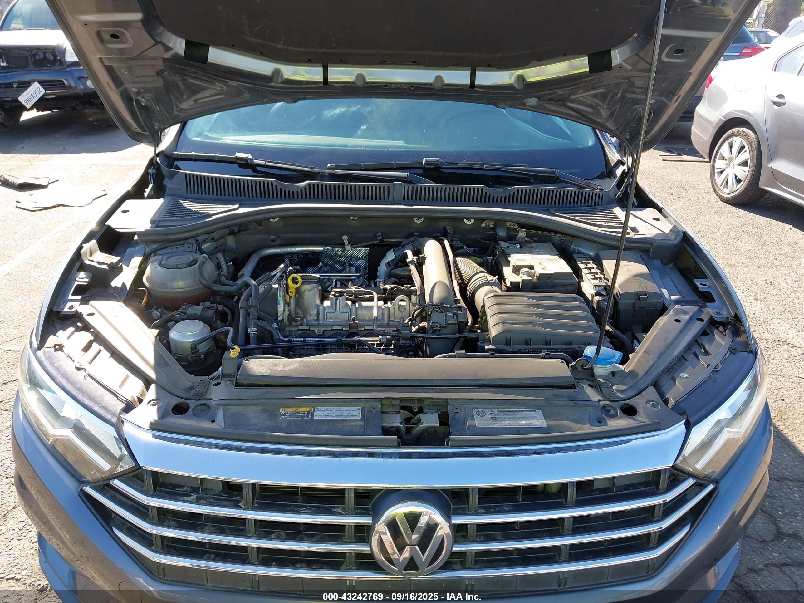 VOLKSWAGEN JETTA image 10