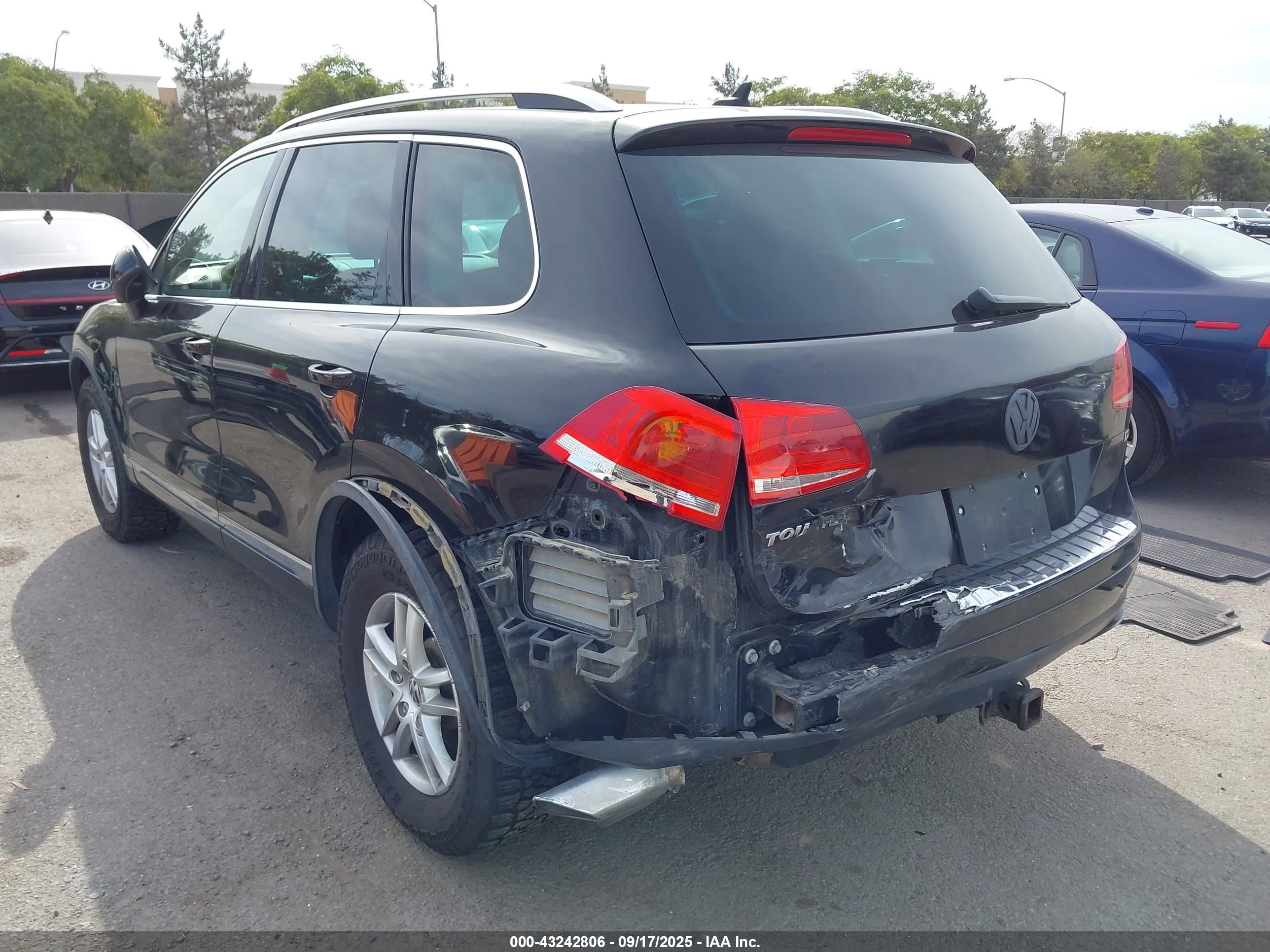 VOLKSWAGEN TOUAREG image 6
