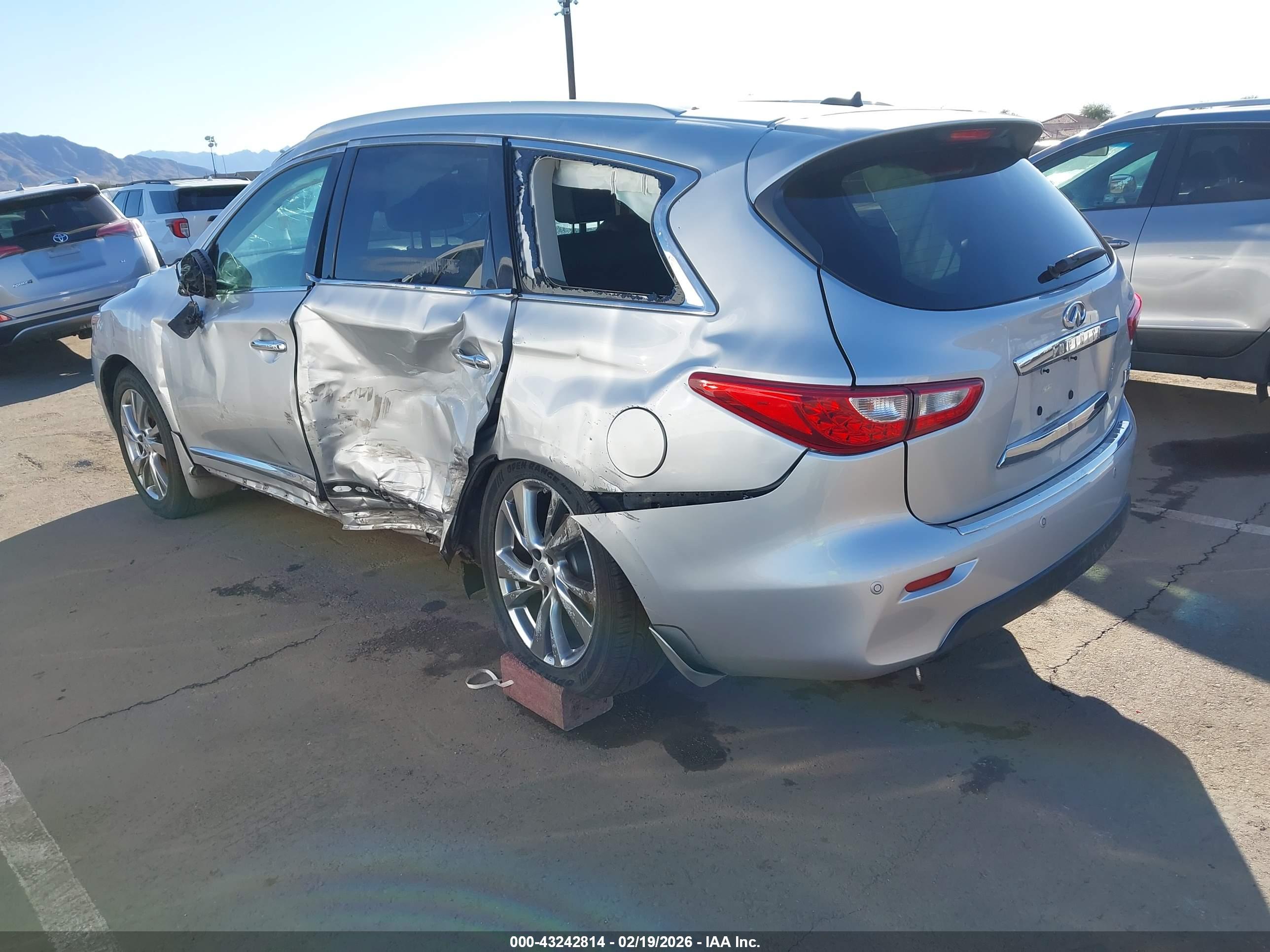 INFINITI JX35 image 3
