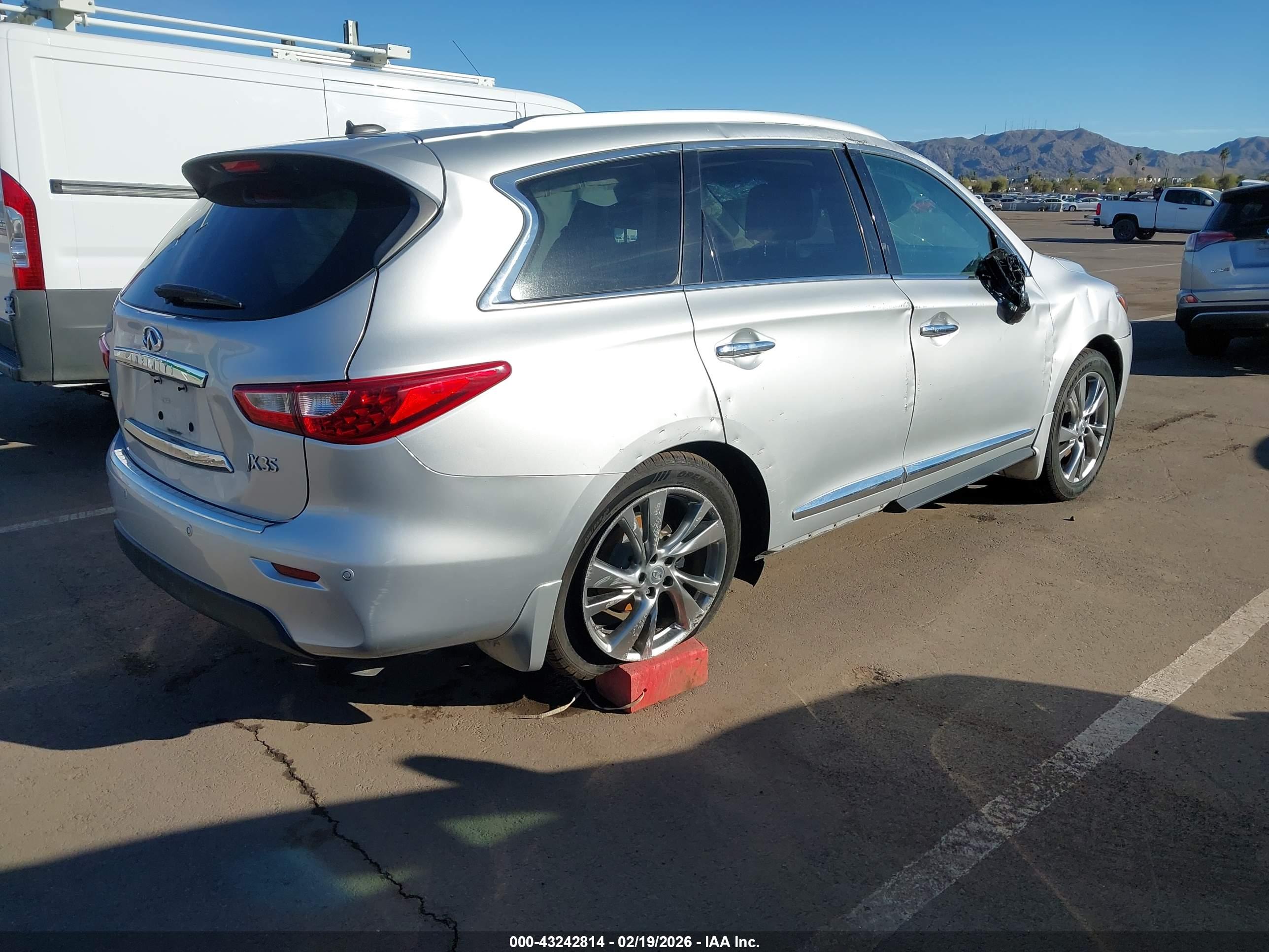 INFINITI JX35 image 4