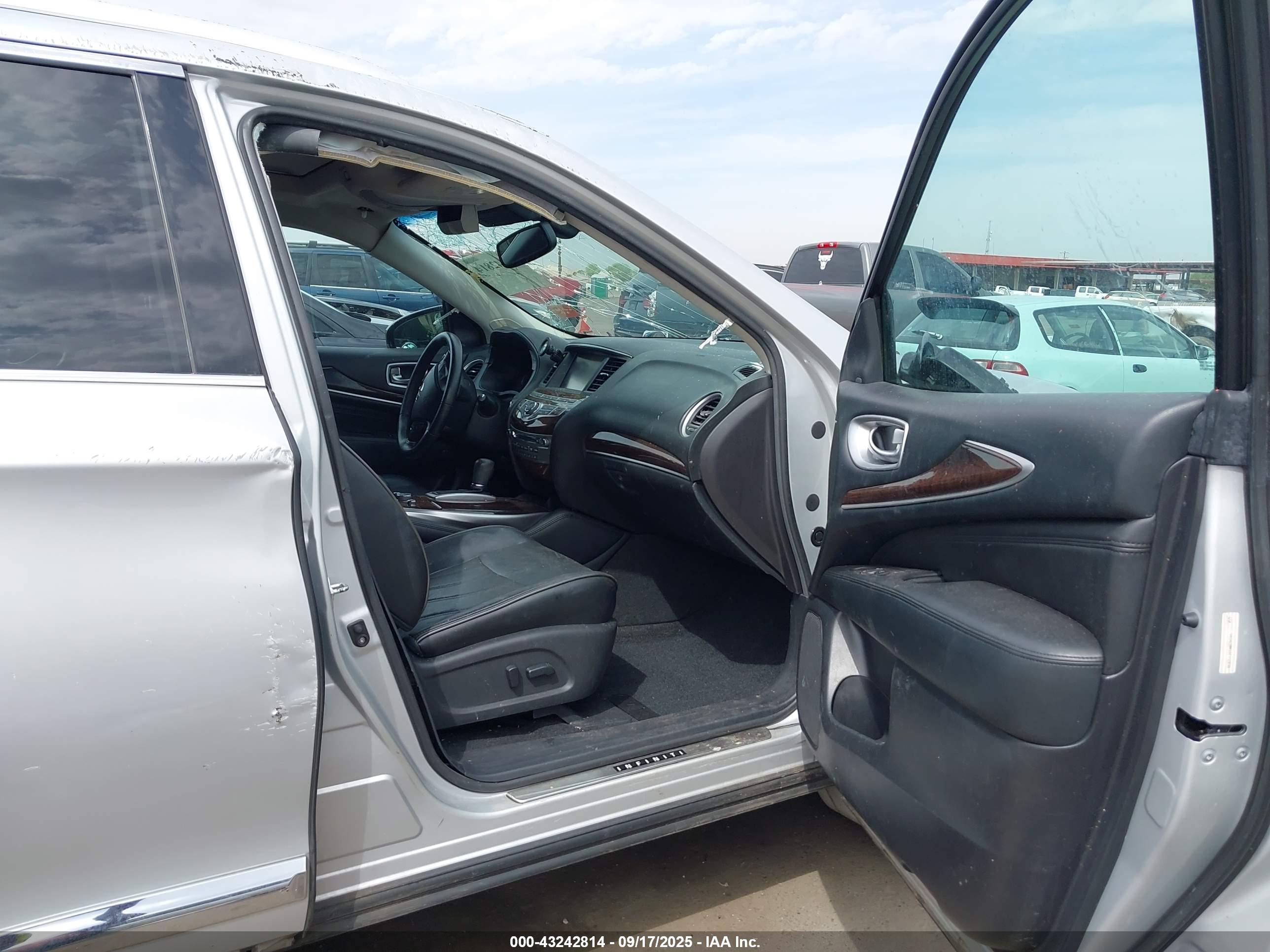 INFINITI JX35 image 5