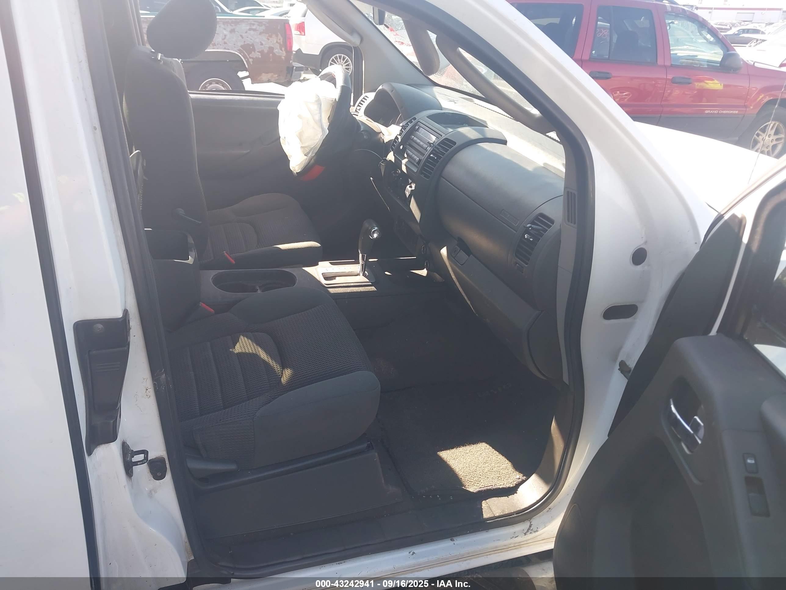 NISSAN FRONTIER image 5