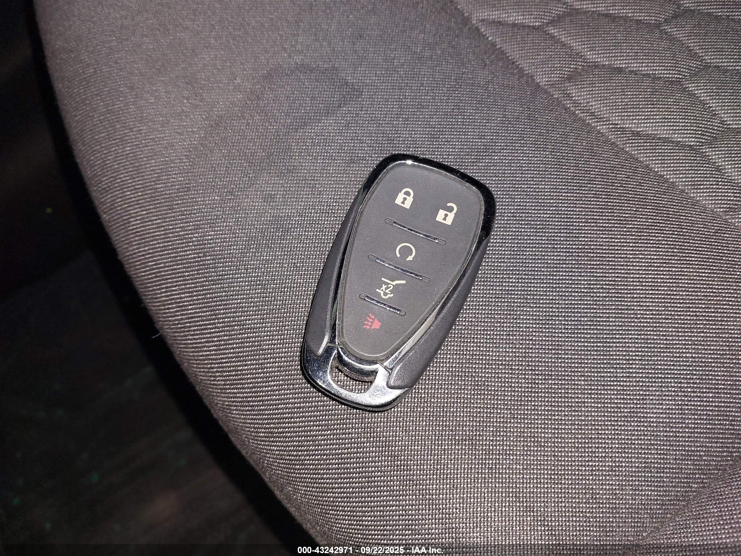CHEVROLET EQUINOX image 11