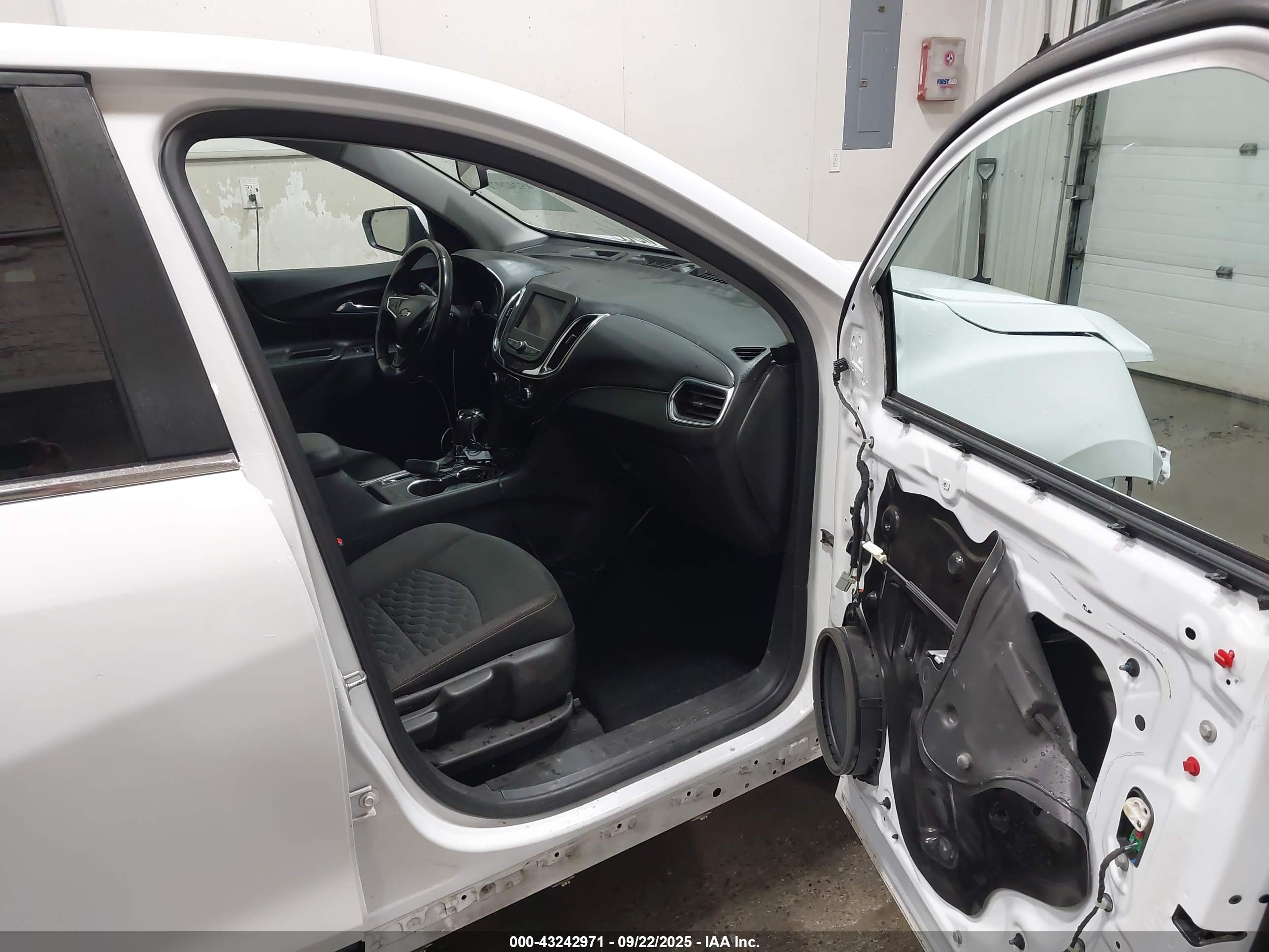CHEVROLET EQUINOX image 5