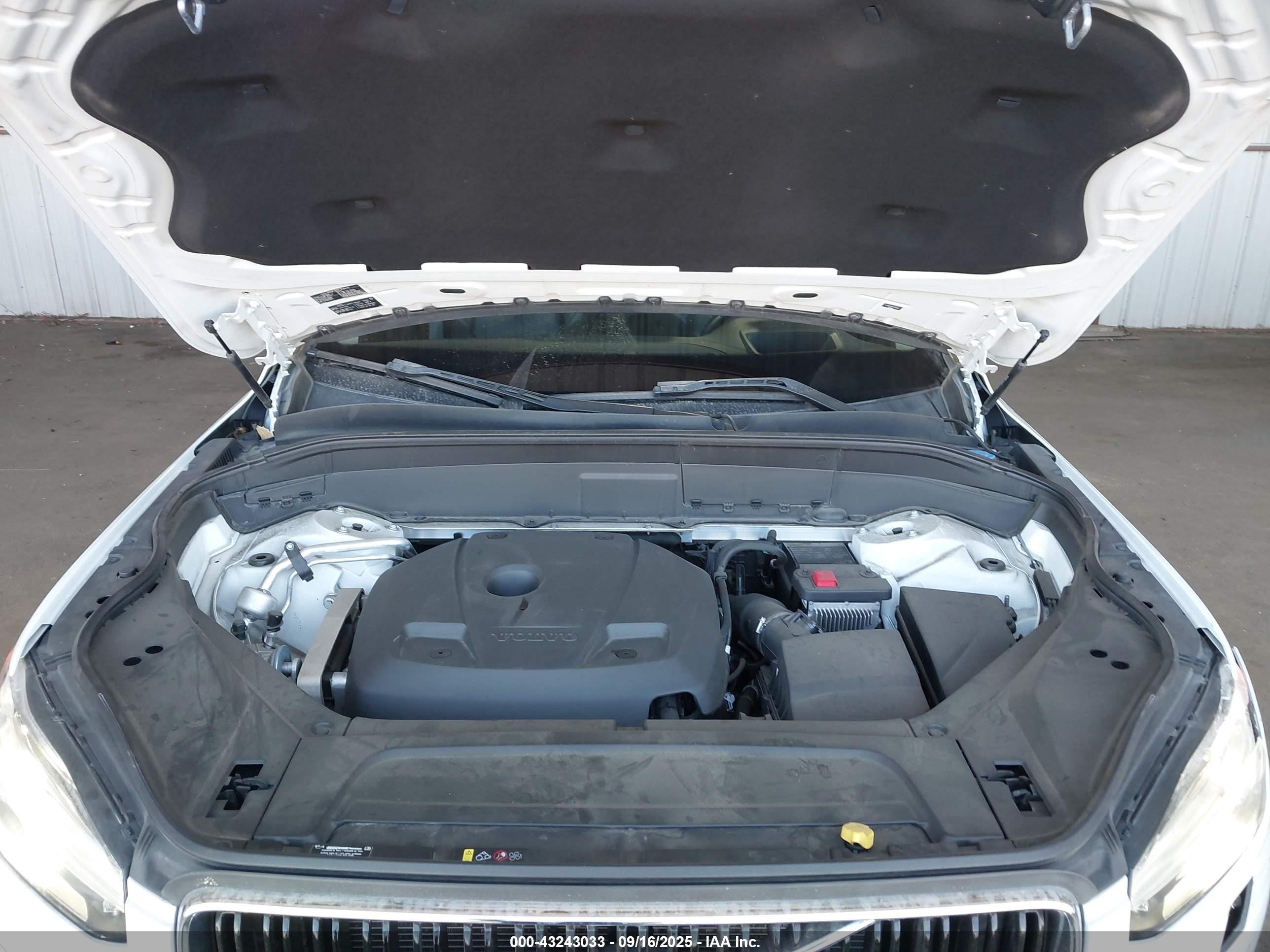 VOLVO XC90 image 10