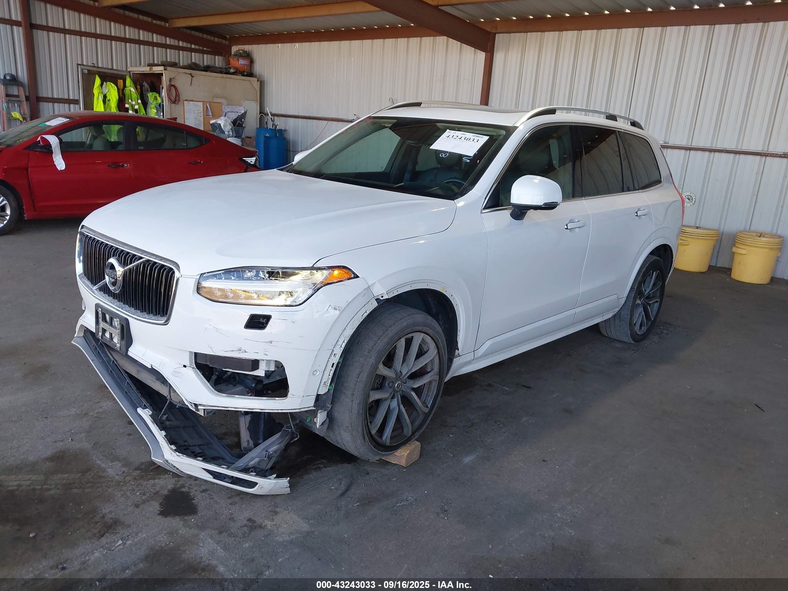 VOLVO XC90 image 2