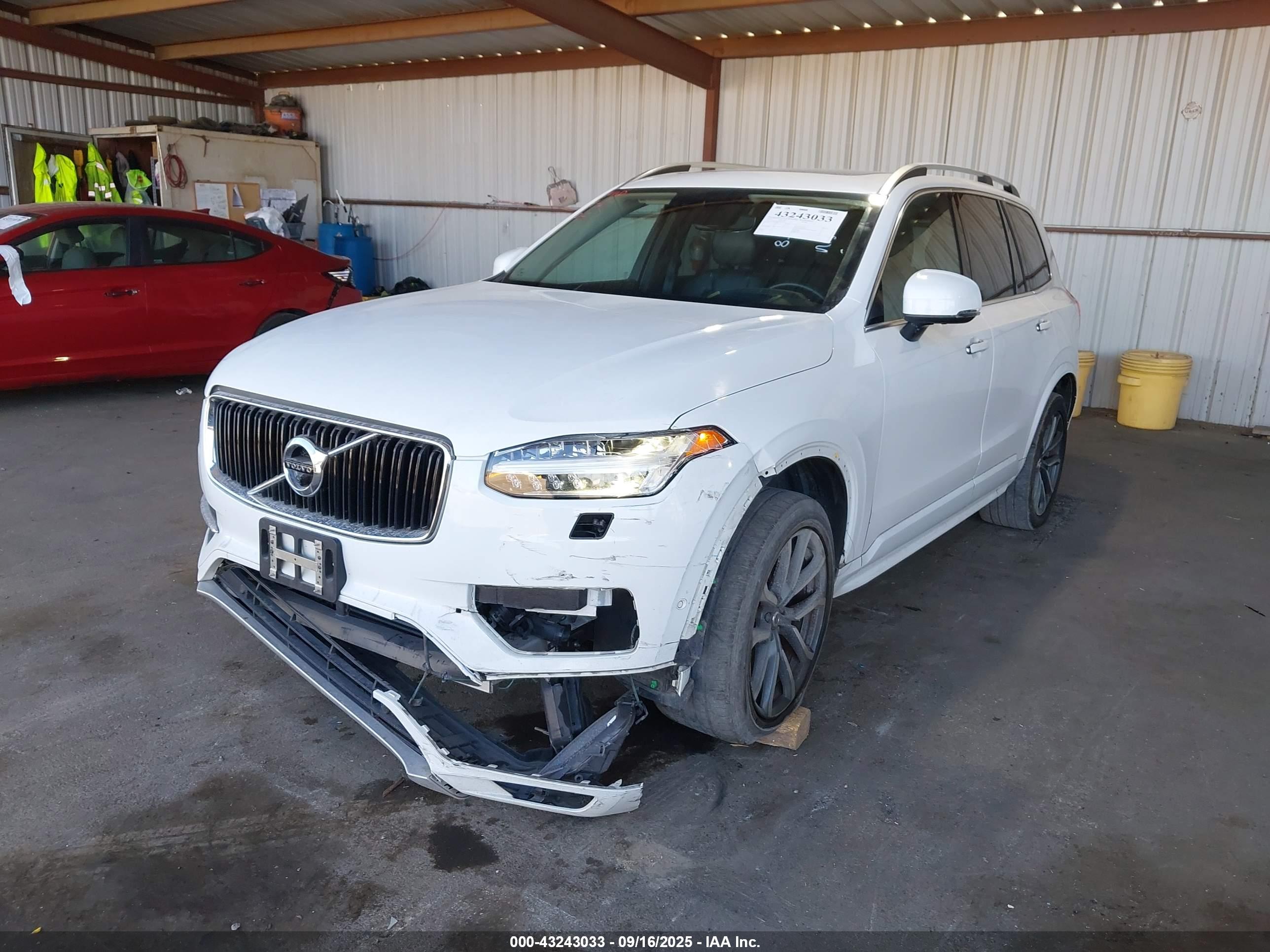 VOLVO XC90 image 6