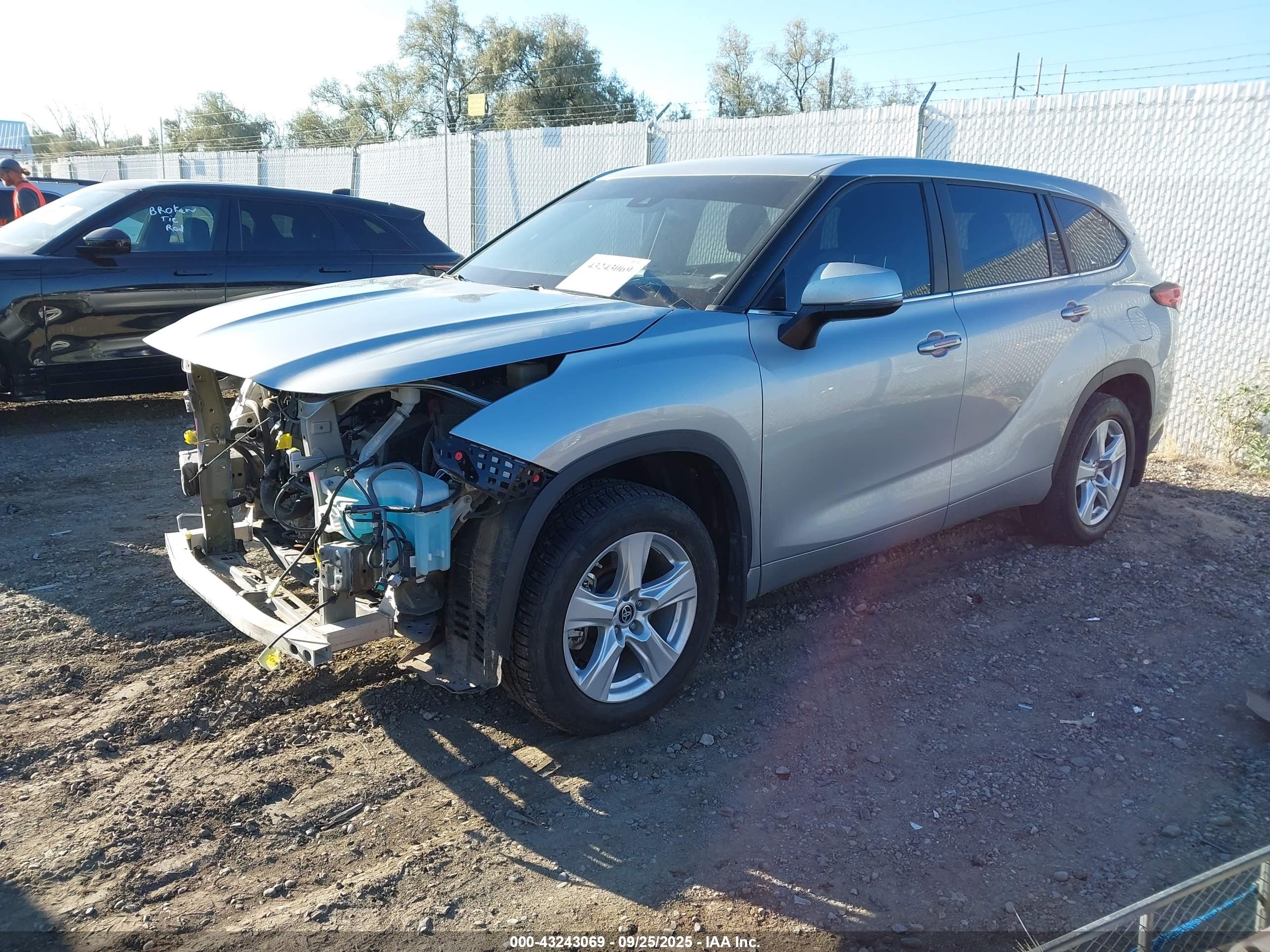 TOYOTA HIGHLANDER image 2