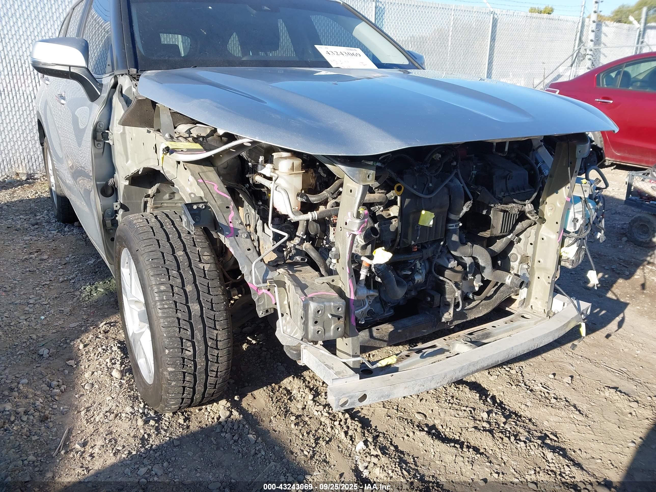 TOYOTA HIGHLANDER image 6