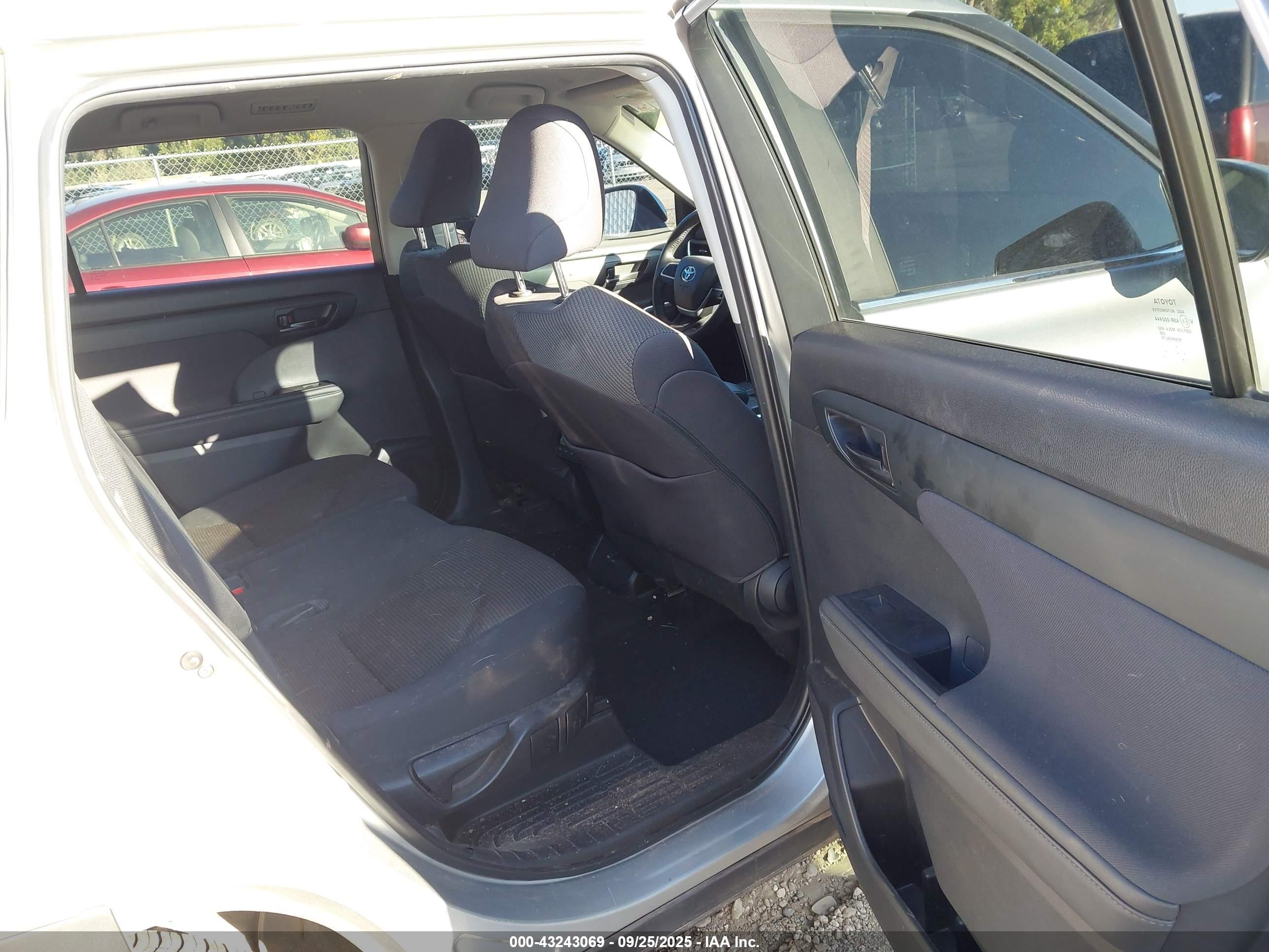 TOYOTA HIGHLANDER image 8