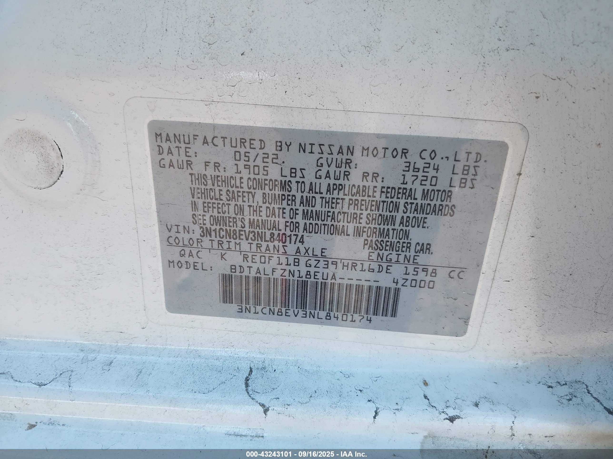 NISSAN VERSA image 9